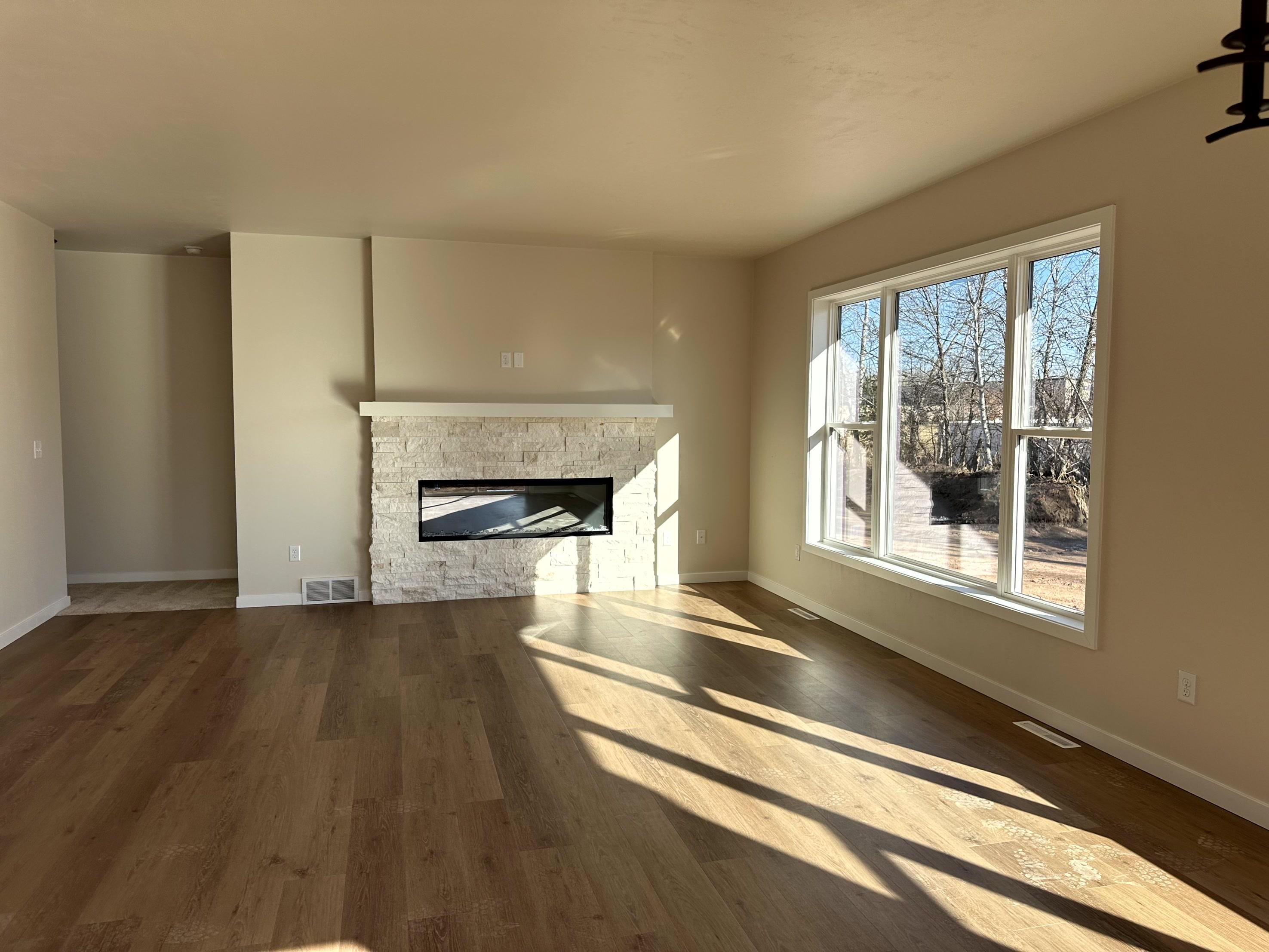 1432 Crossroads Drive Property Photo 3