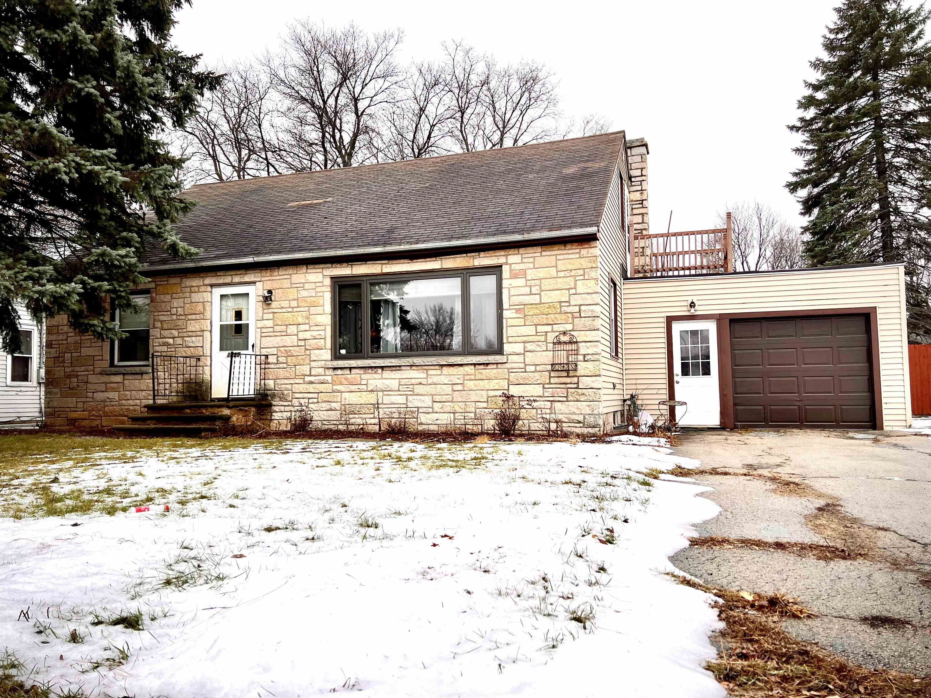 1825 Shawano Avenue Property Photo 1