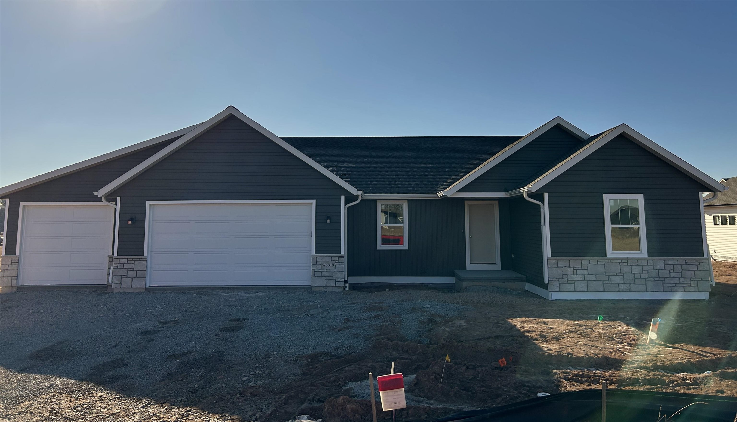 W5819 Roundstone Place Property Photo 1