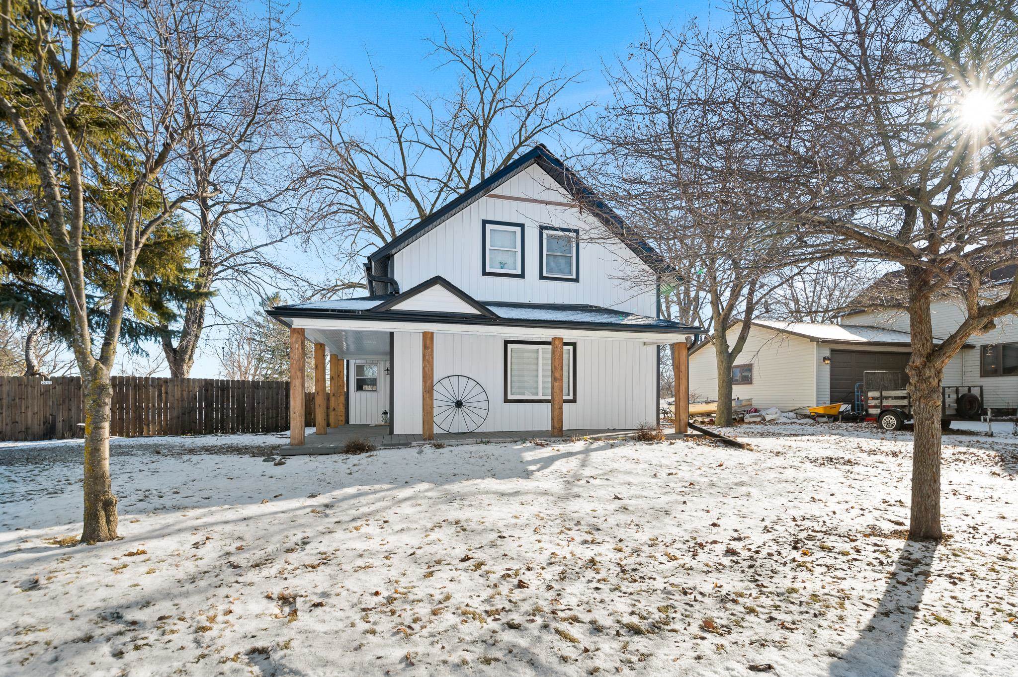 2045 Riverview Drive Property Photo 1