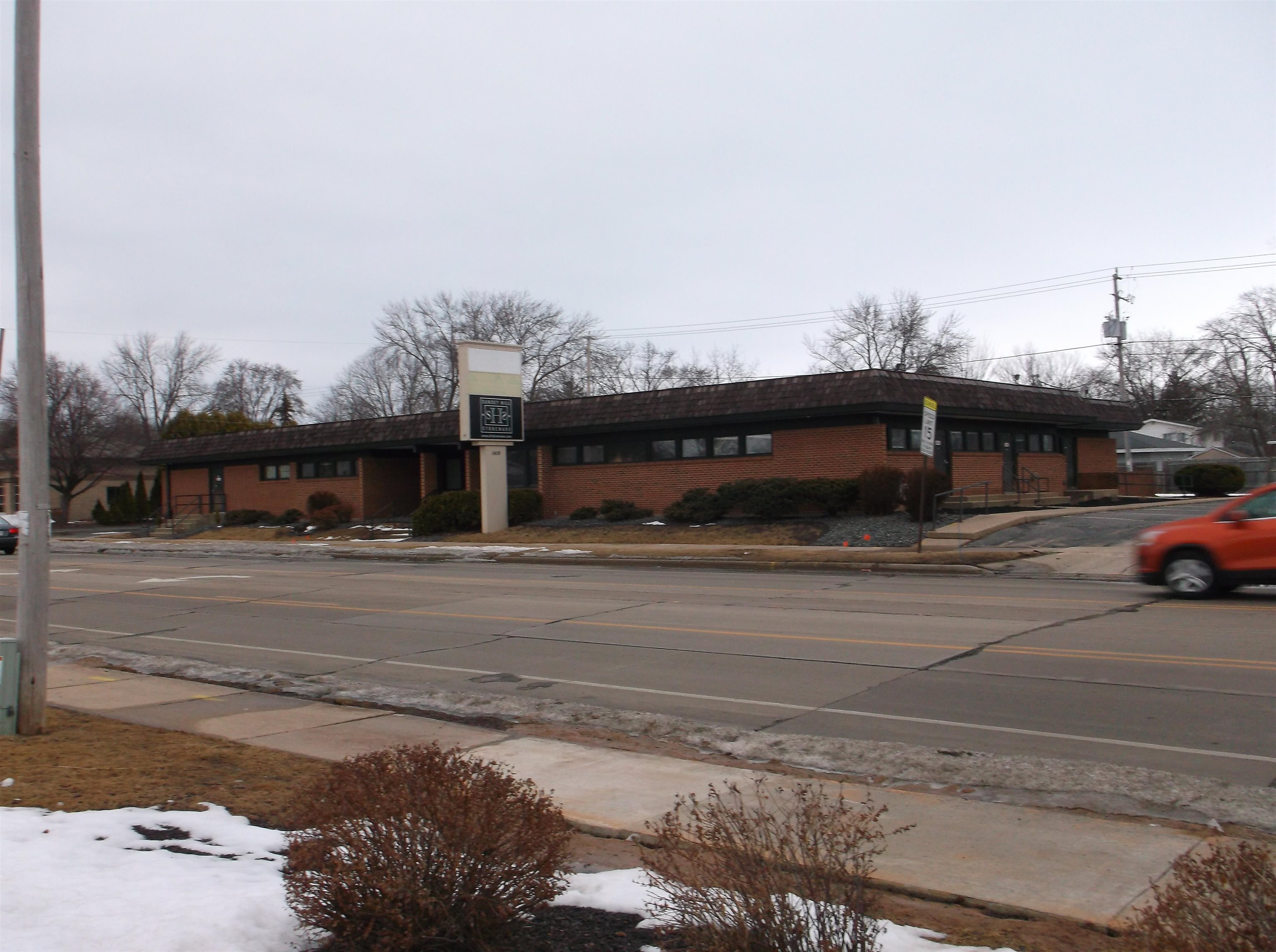 1416 S Commercial Street Property Photo 1