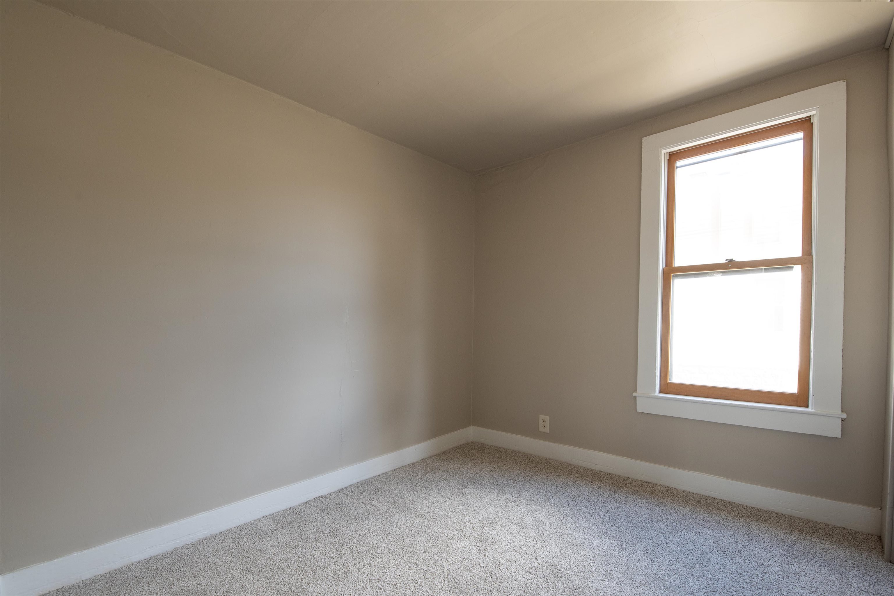 609 10th Avenue Property Photo 3