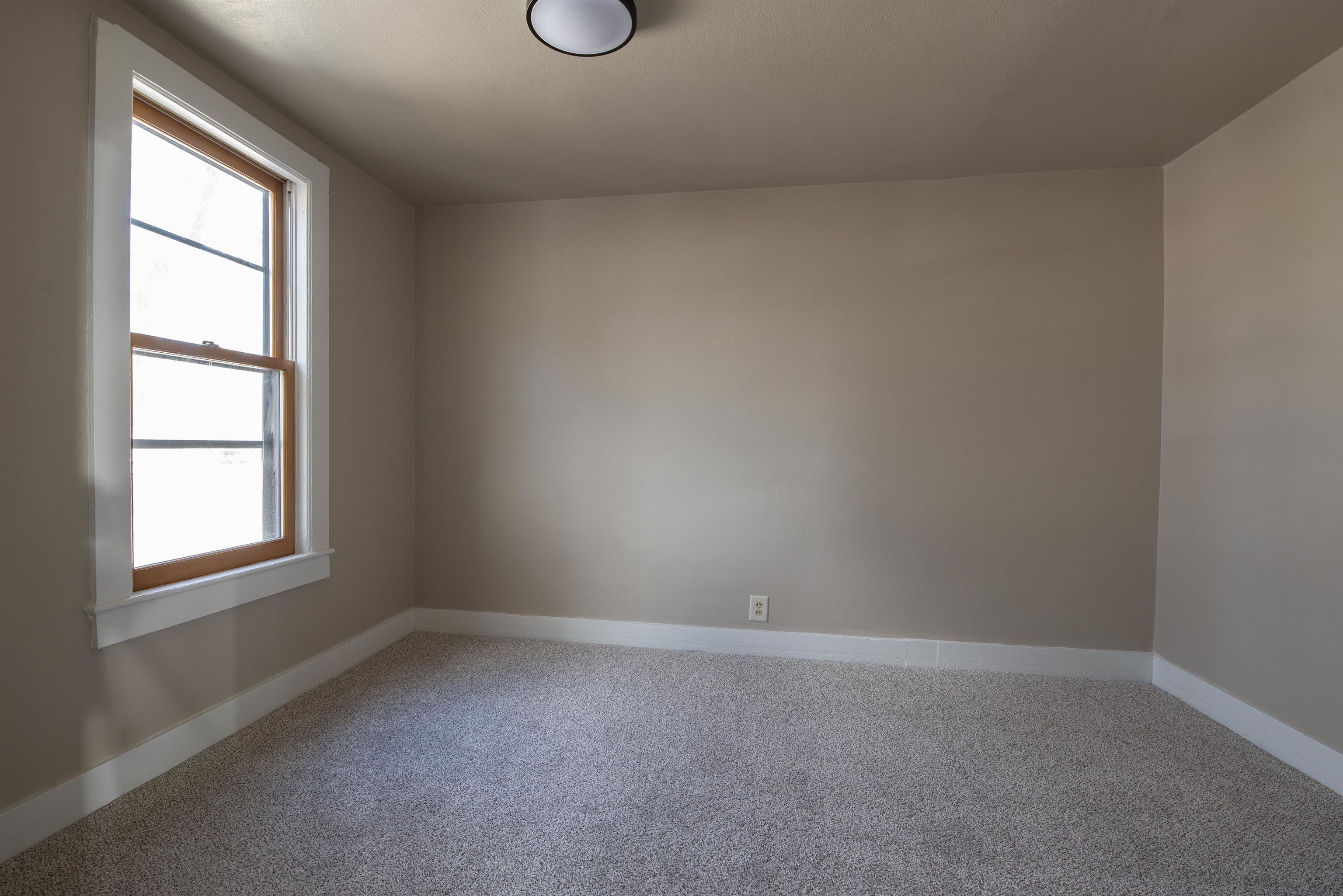 609 10th Avenue Property Photo 4