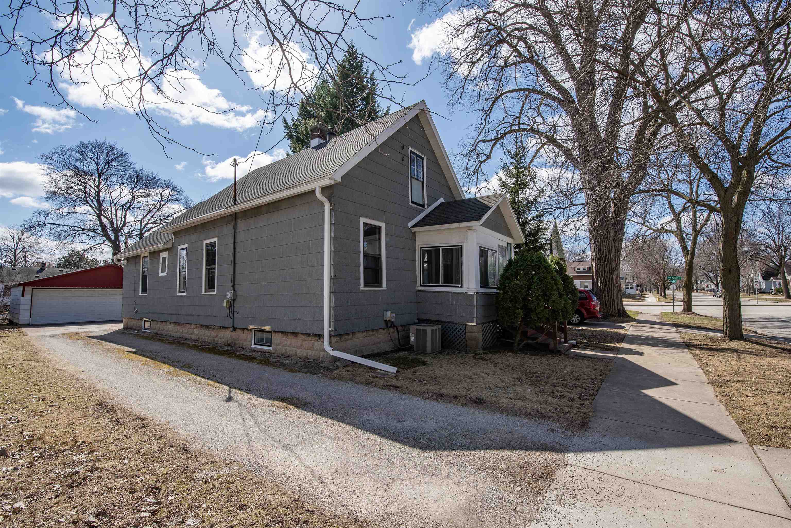 609 10th Avenue Property Photo 19