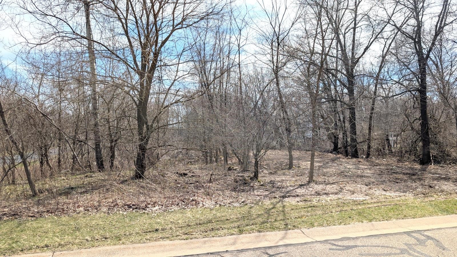 901 Thomas Trail Property Photo 1