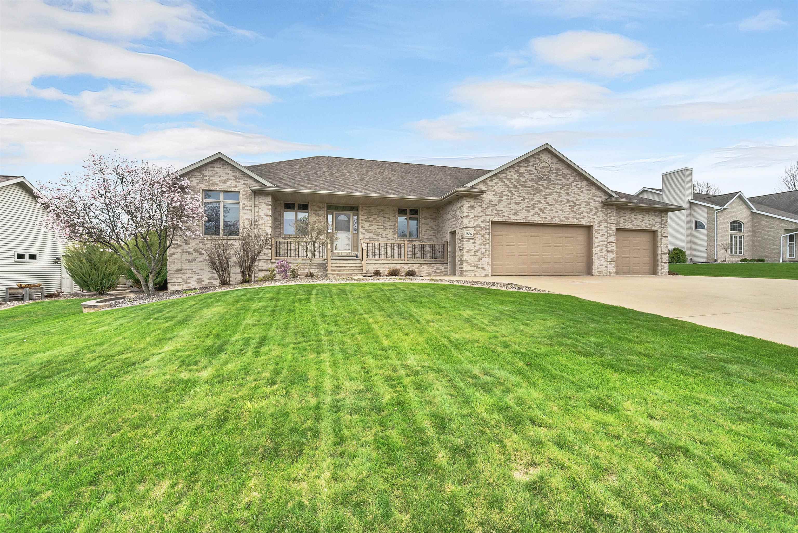 1520 BELLE PLANE Circle Property Photo 1
