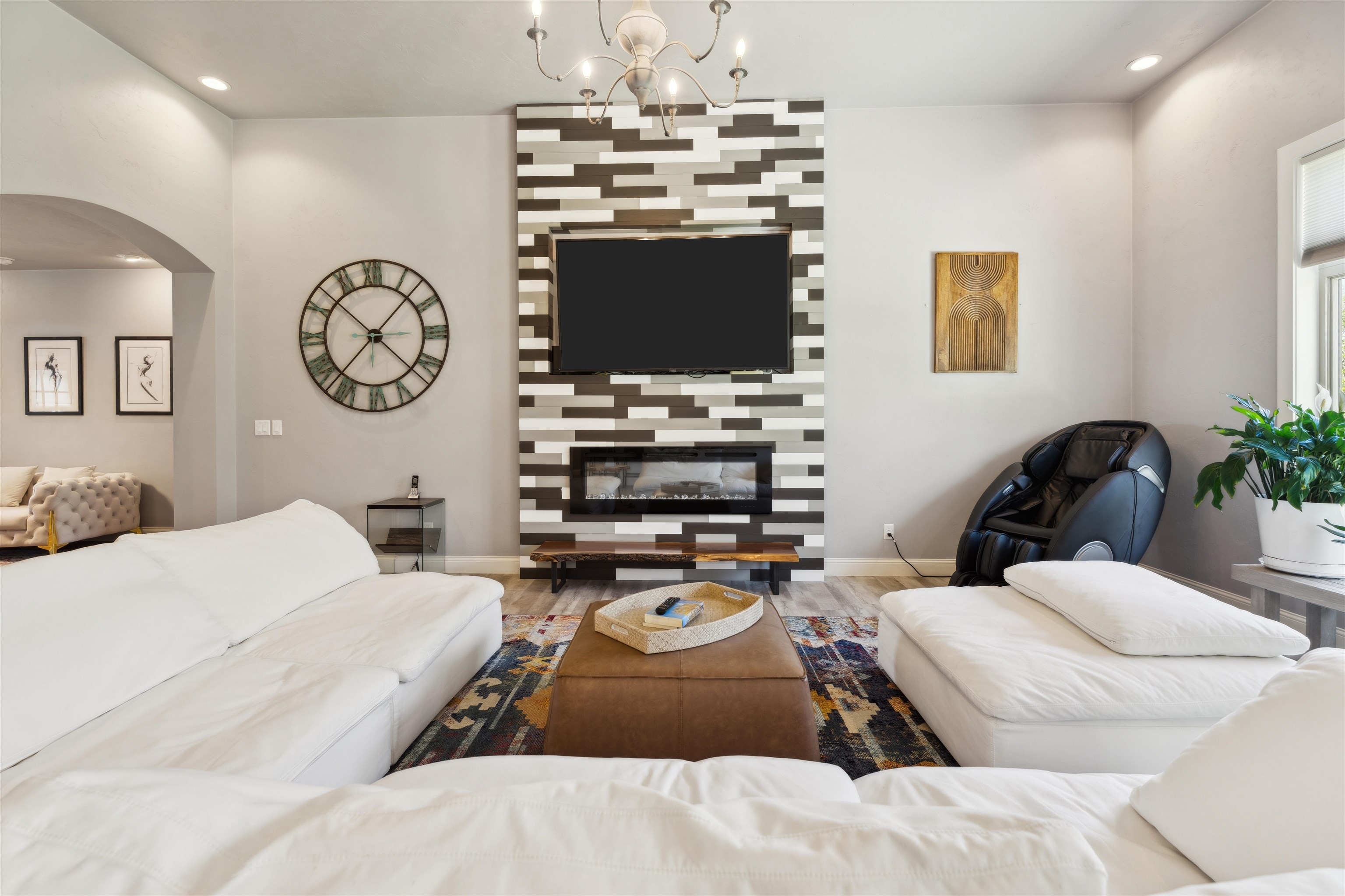 900 Woodcrest Heights Drive Property Photo 6