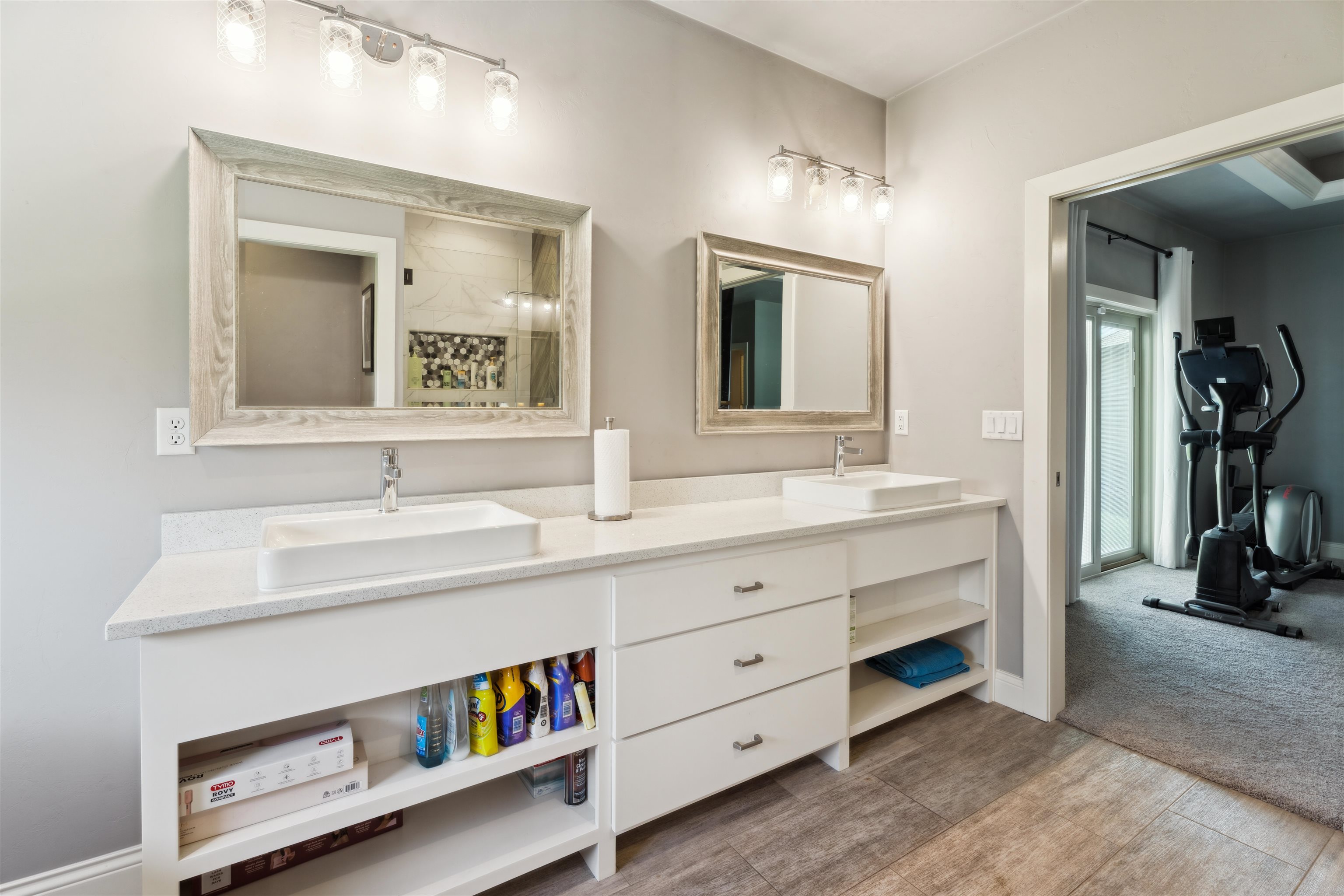 900 Woodcrest Heights Drive Property Photo 16