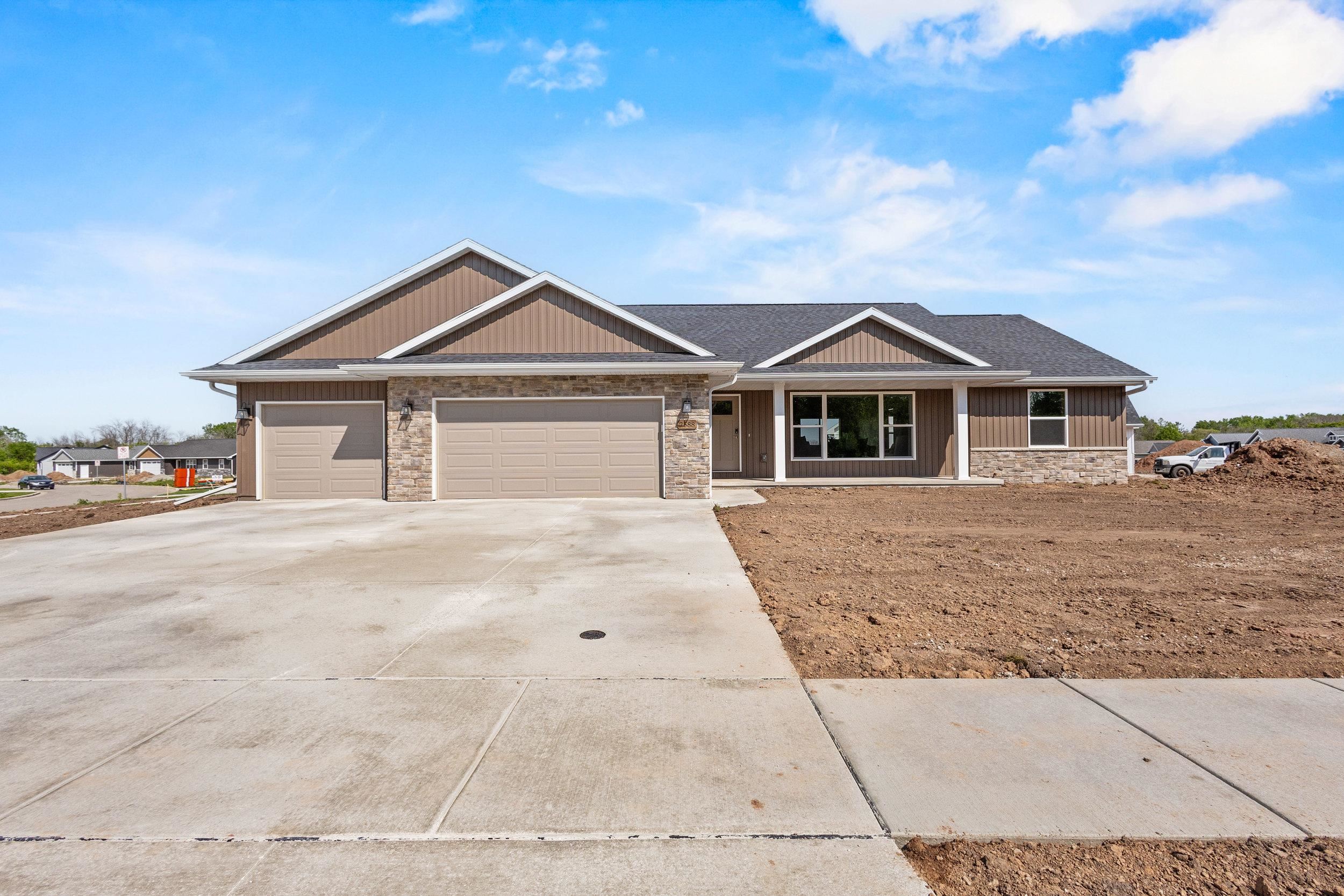 2588 S STELLITA Circle Property Photo 1