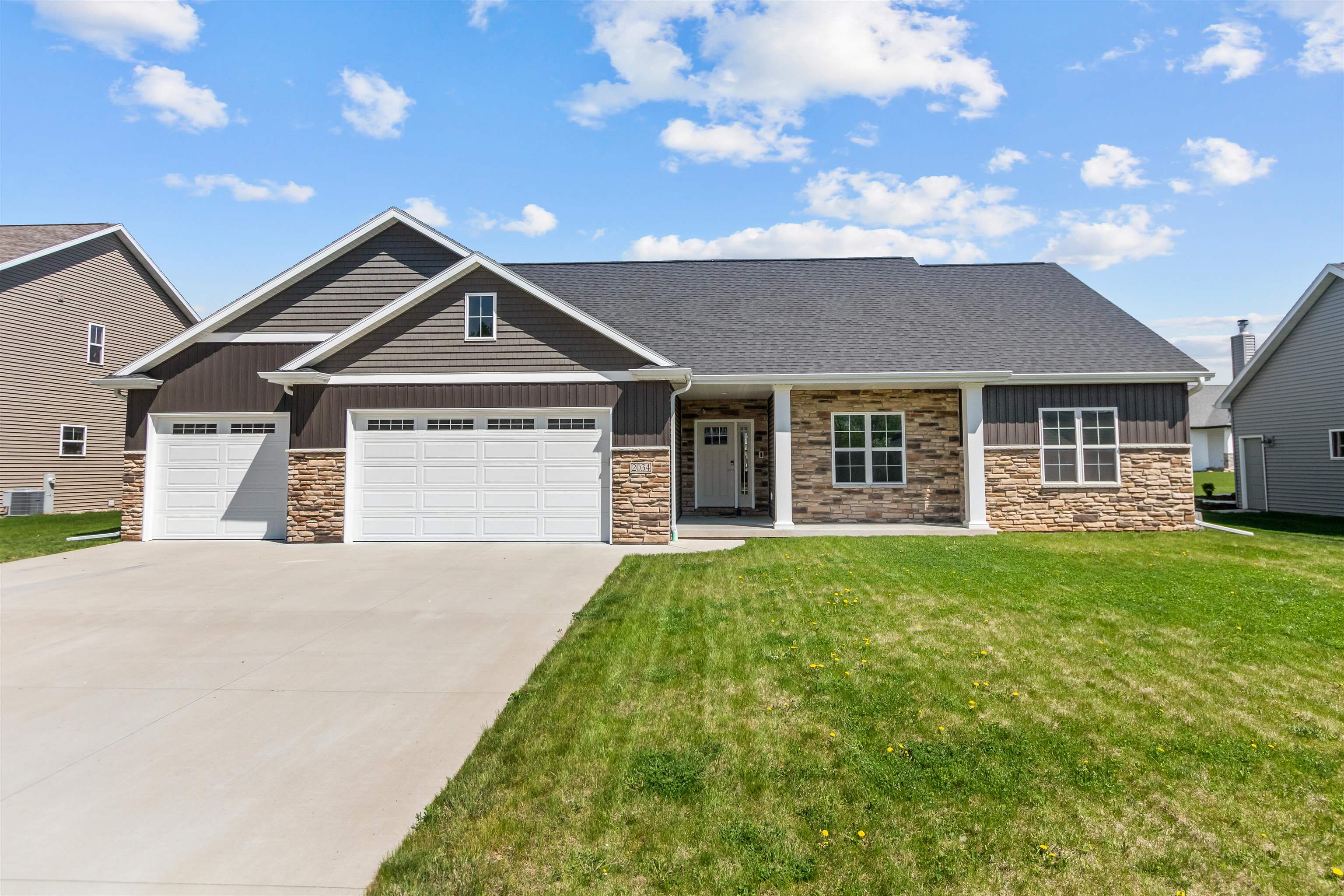 2034 Big Bend Drive Property Photo 1
