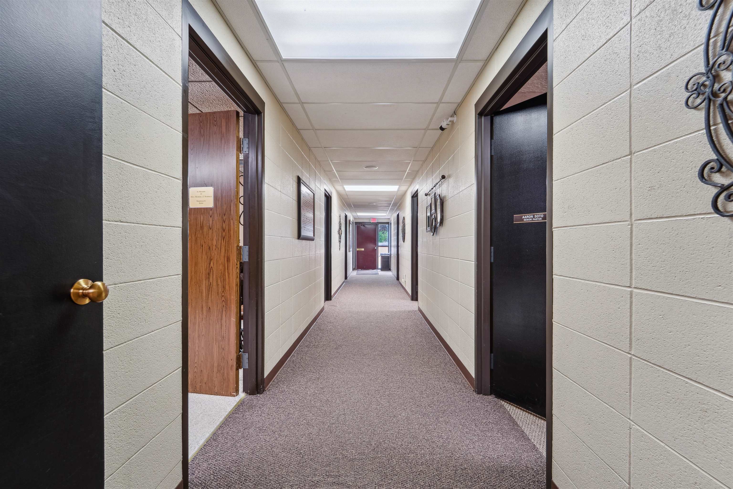 2720 N Kesting Court Property Photo 8