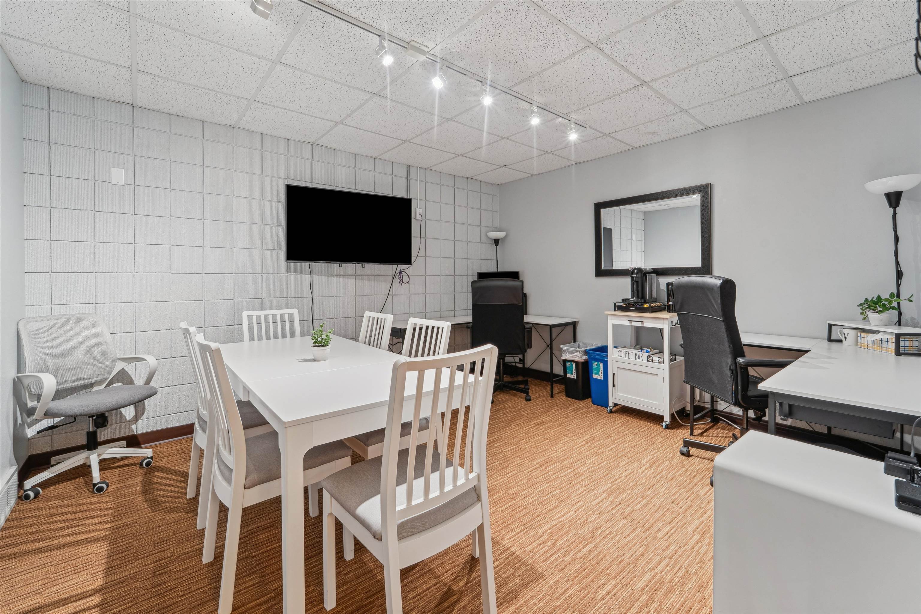 2720 N Kesting Court Property Photo 18