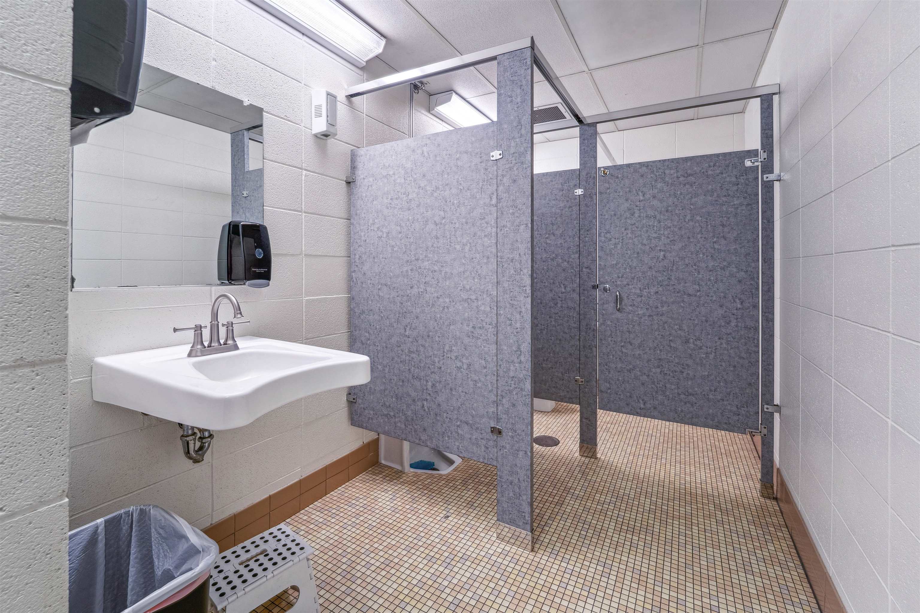 2720 N Kesting Court Property Photo 24