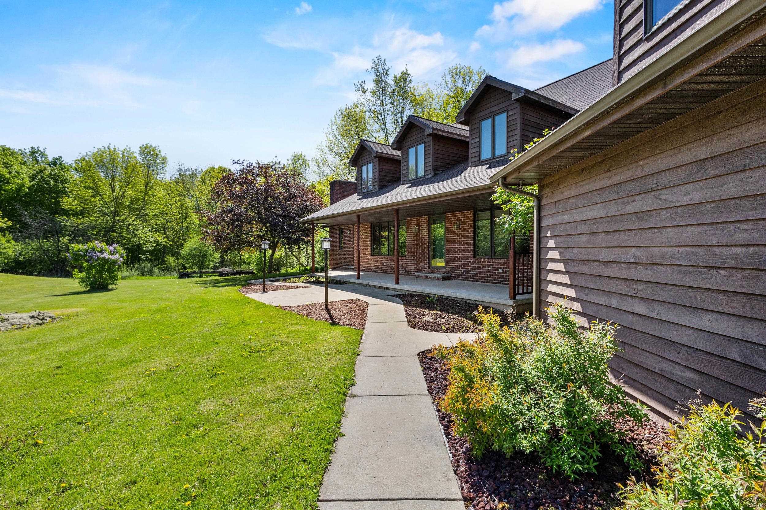 5804 North Avenue Property Photo 9