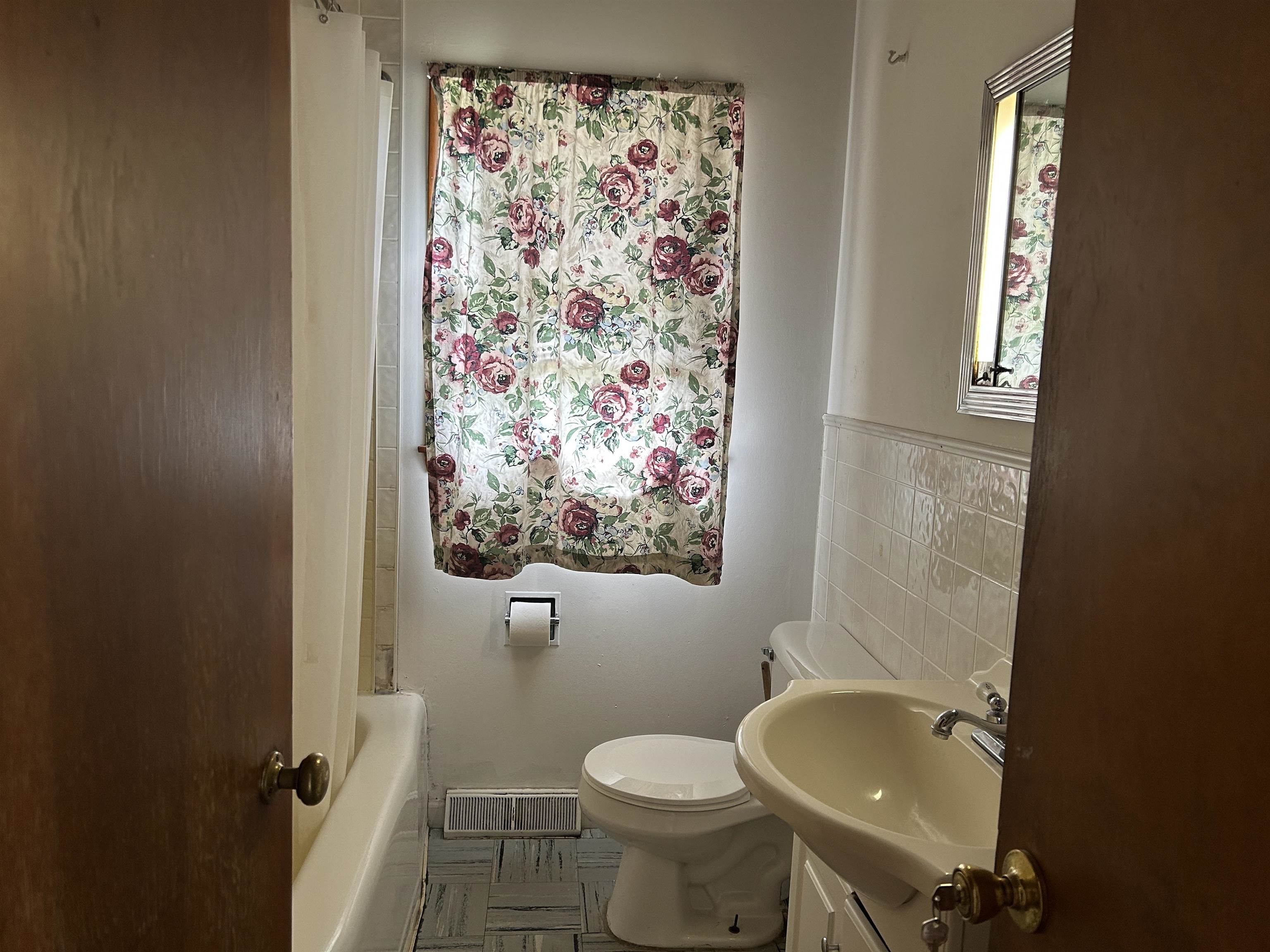 965 Appleton Road Property Photo 10