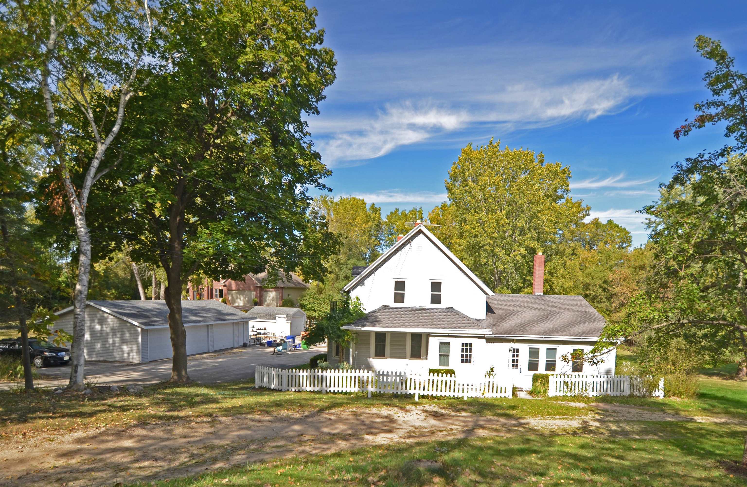 2553 DECKNER Avenue Property Photo 1
