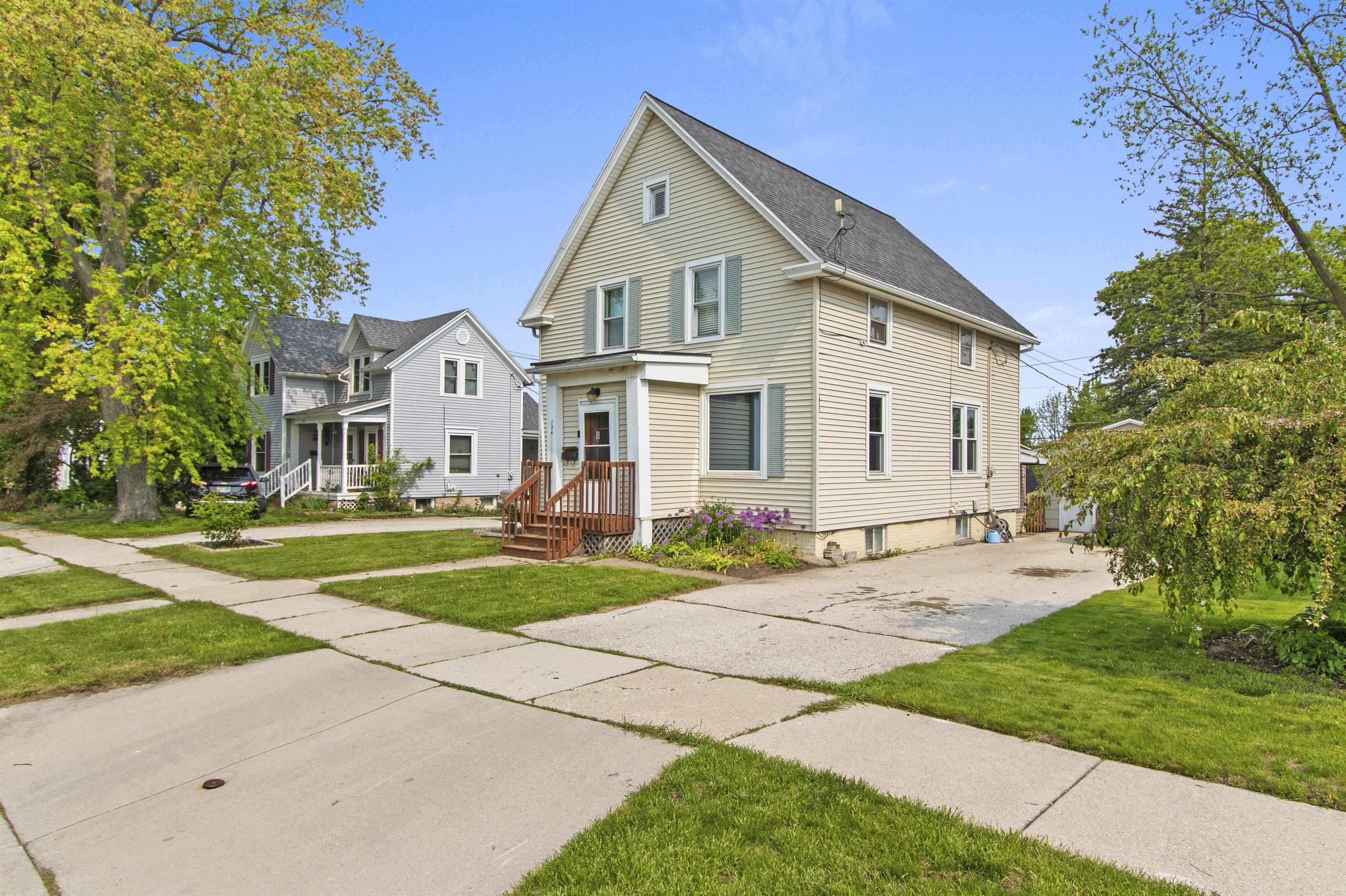 124 Park Street Property Photo 2