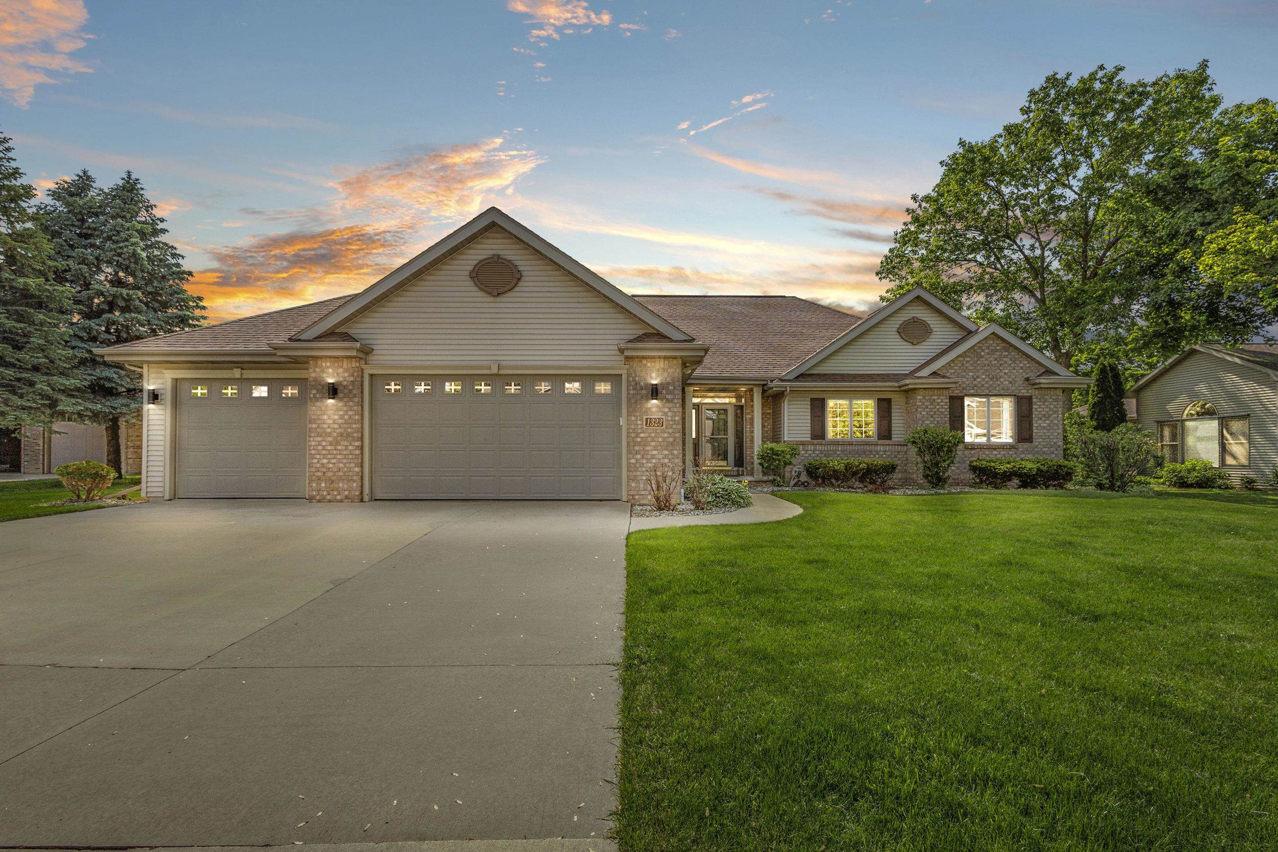 1323 BRADFORD Court Property Photo 1