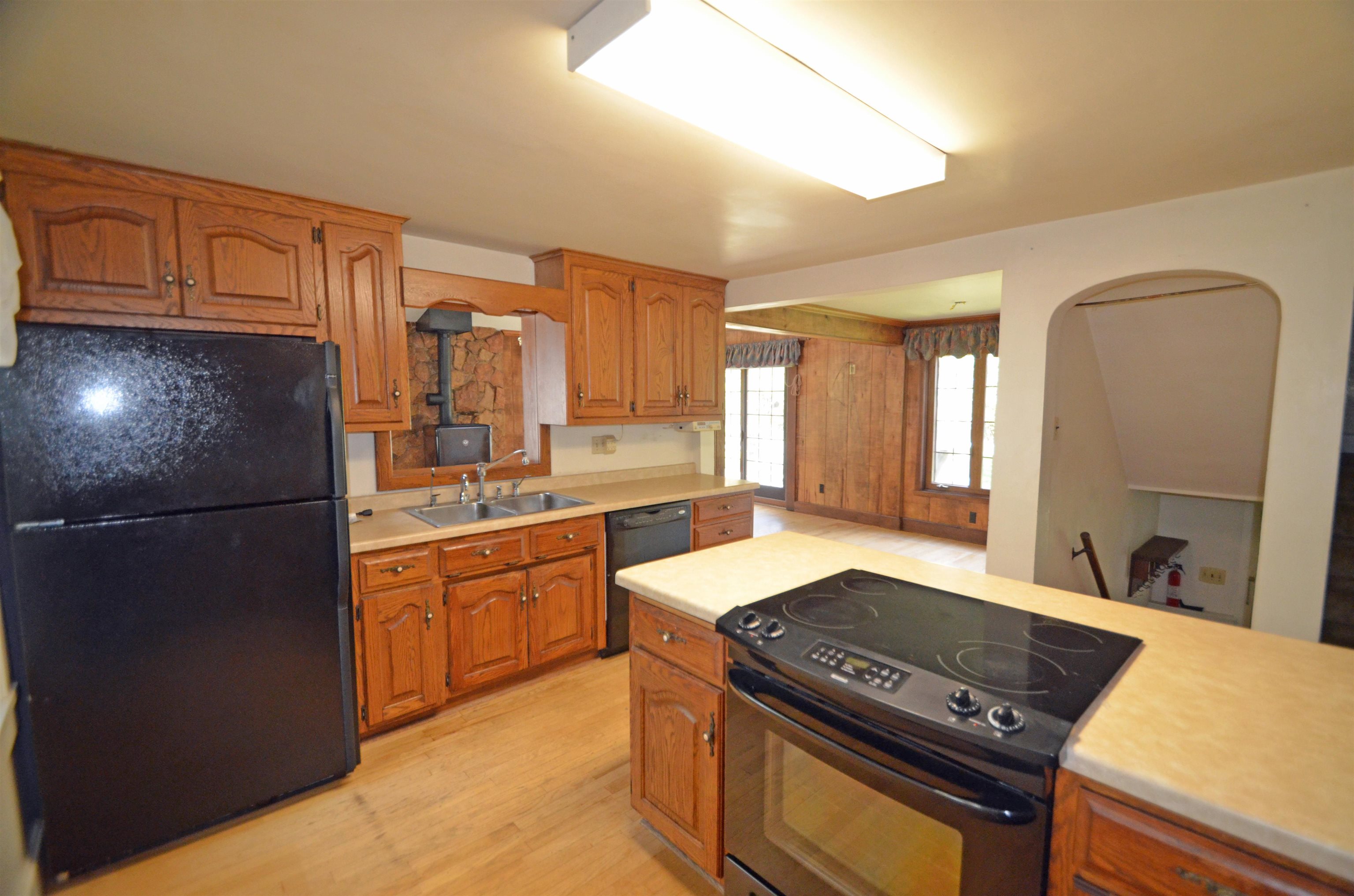 2553 Deckner Avenue Property Photo 8