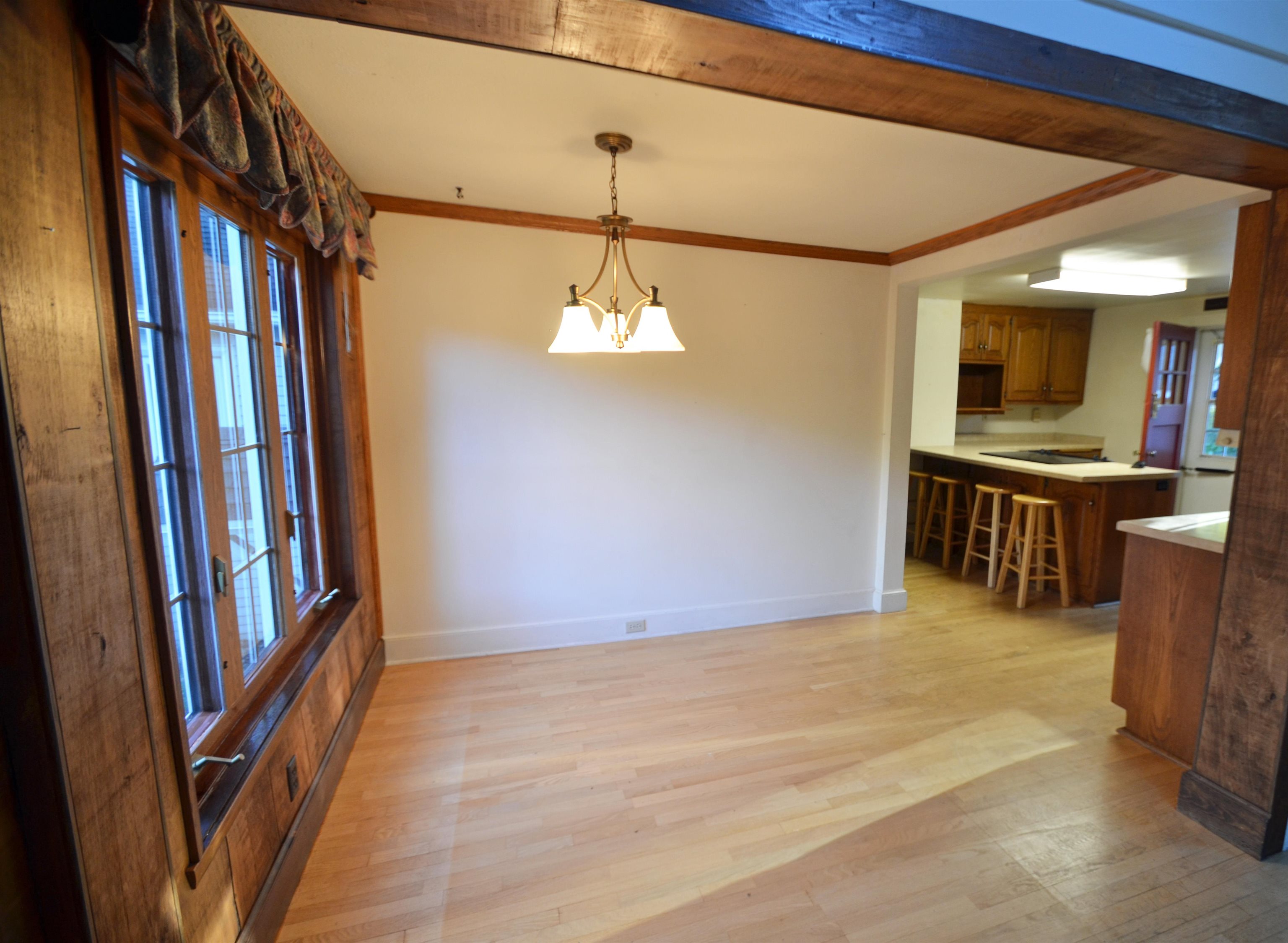 2553 Deckner Avenue Property Photo 9