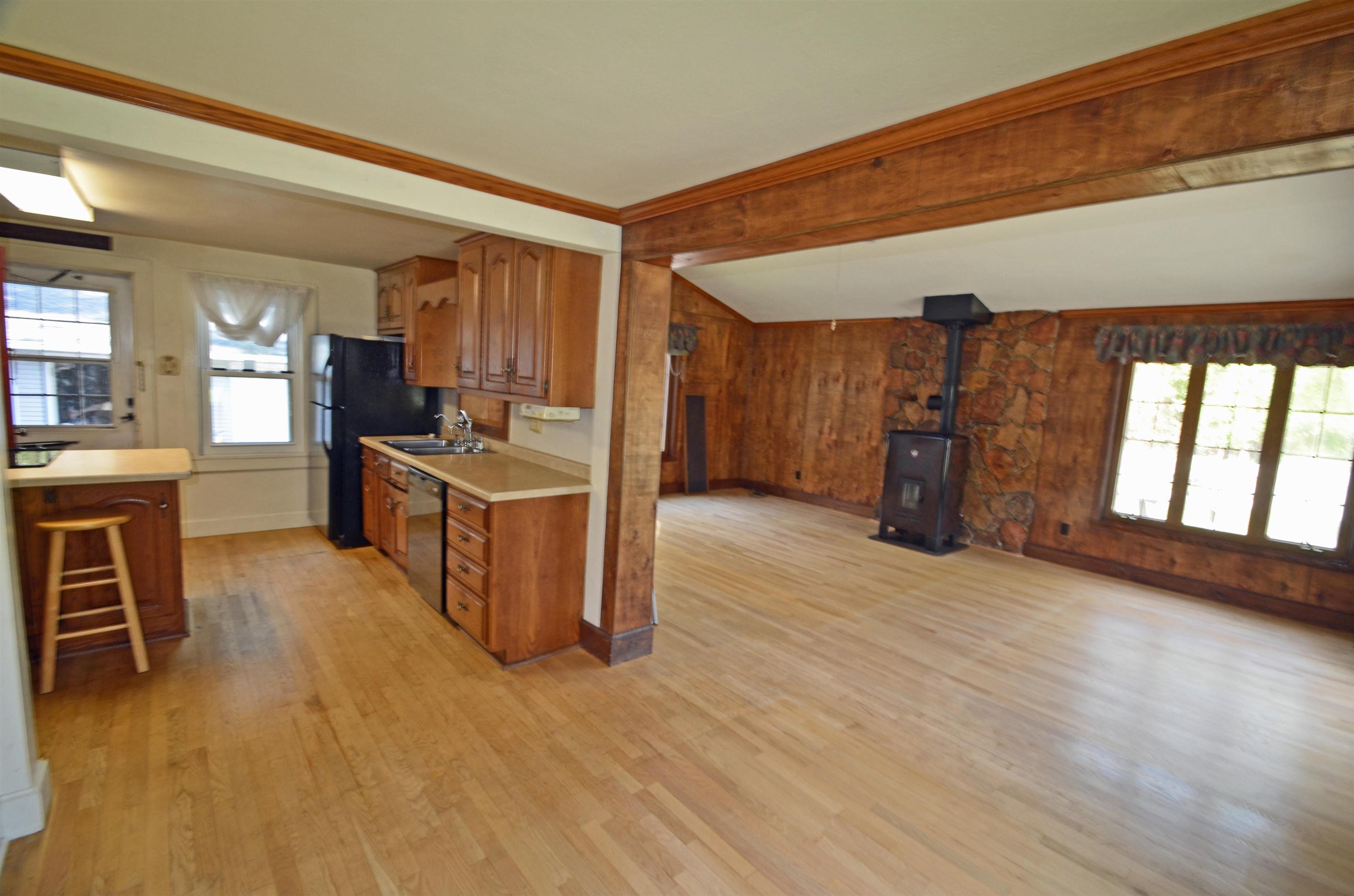 2553 Deckner Avenue Property Photo 10