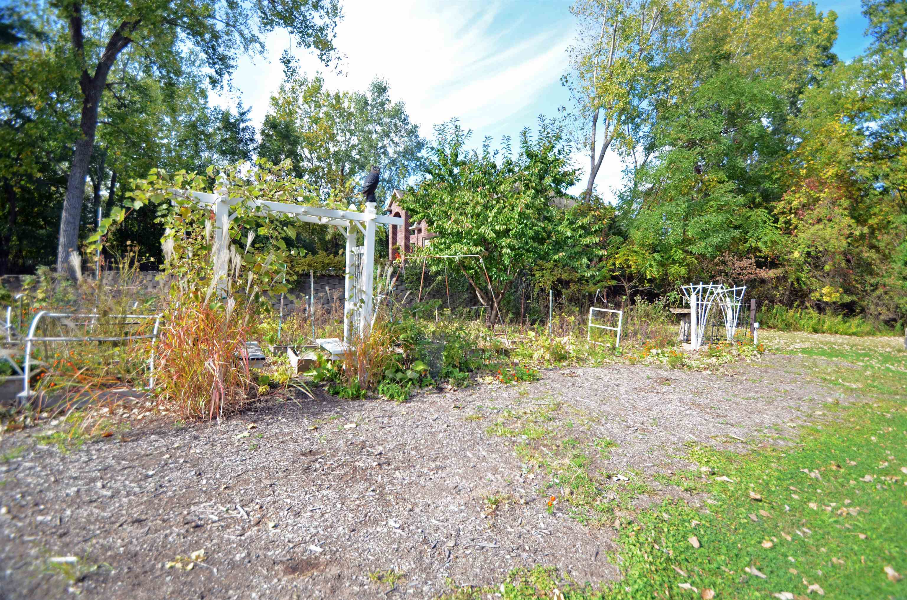 2553 Deckner Avenue Property Photo 31