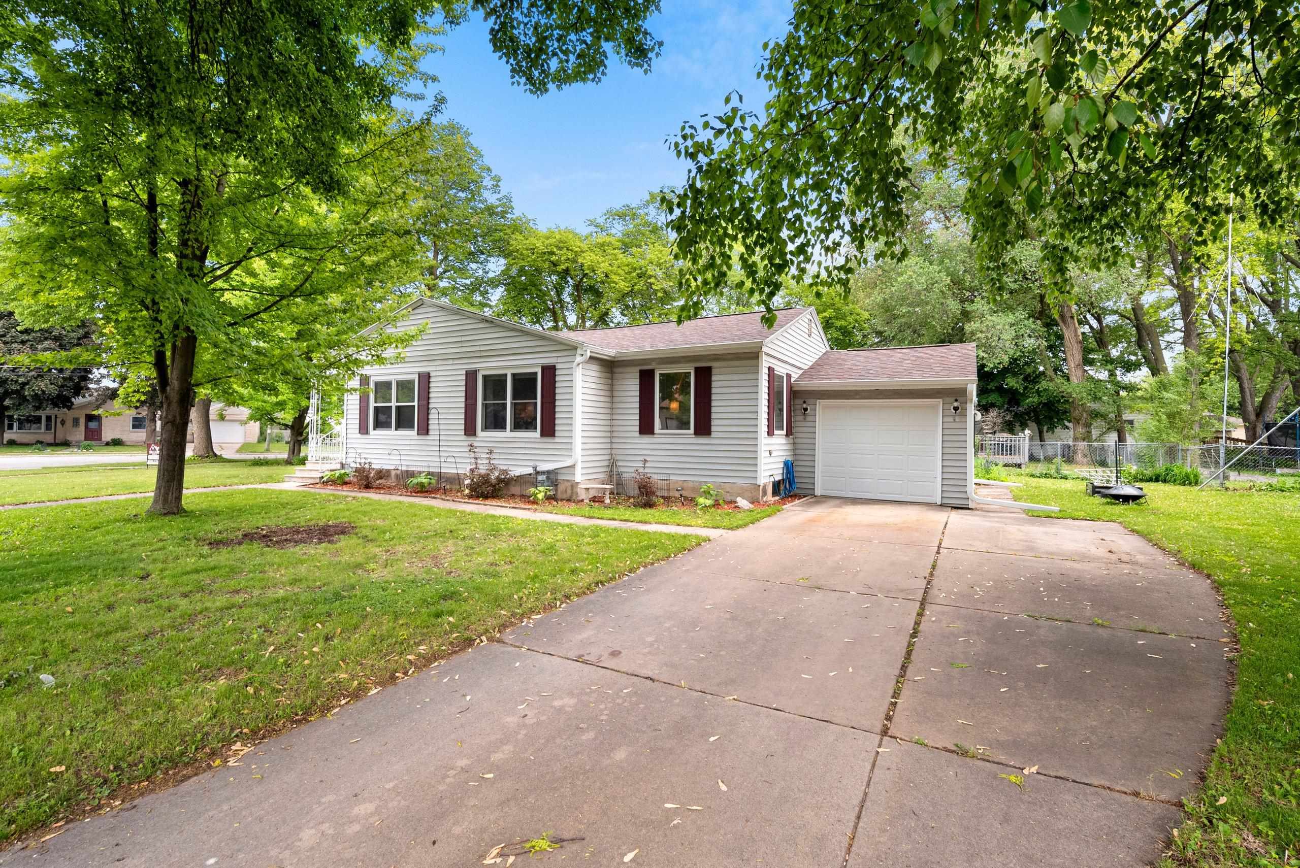 900 Roy Avenue Property Photo 1