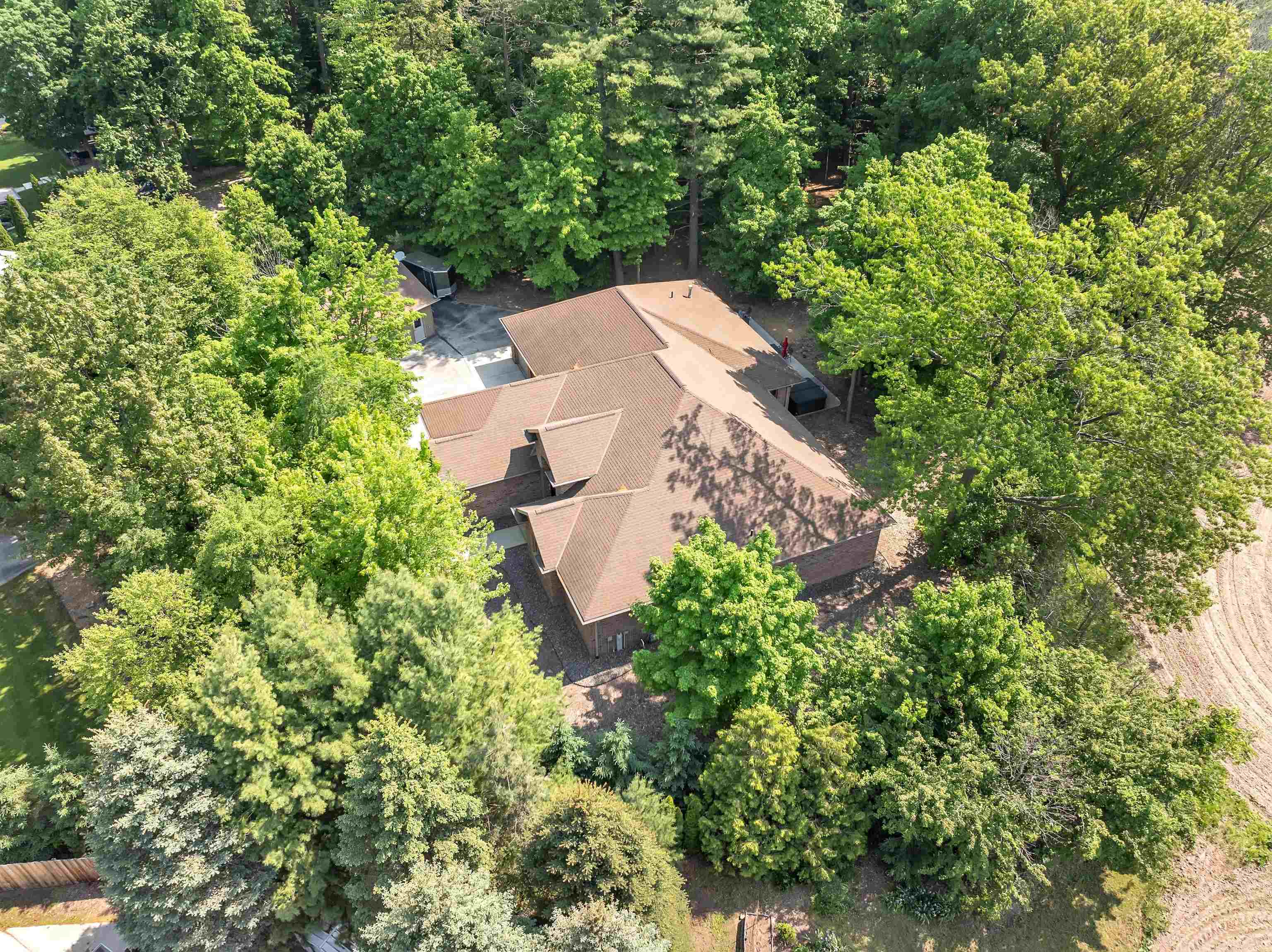 1830 Pine Tree Court Property Photo 2