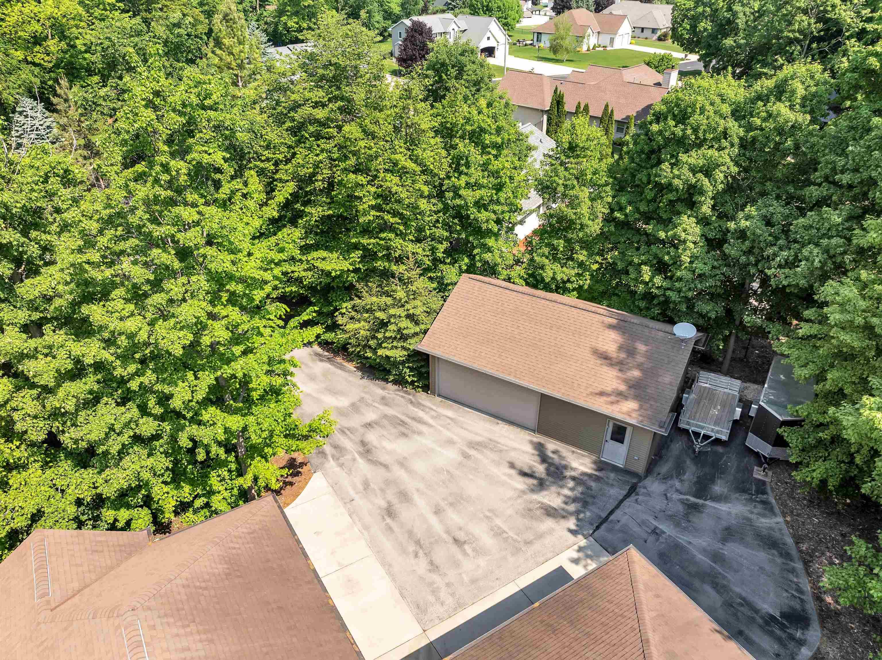 1830 Pine Tree Court Property Photo 4