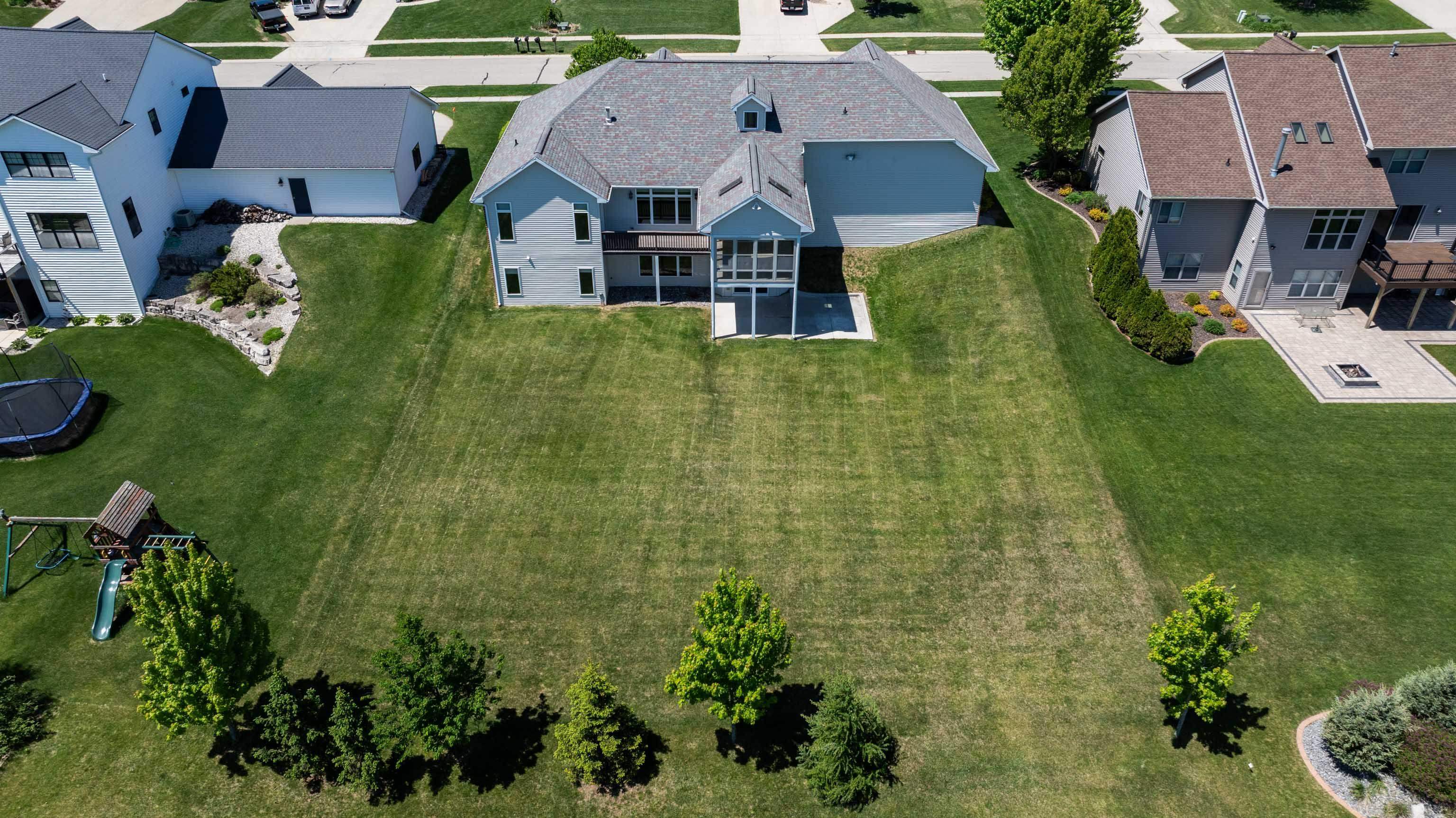 2134 Luxury Drive Property Photo 2