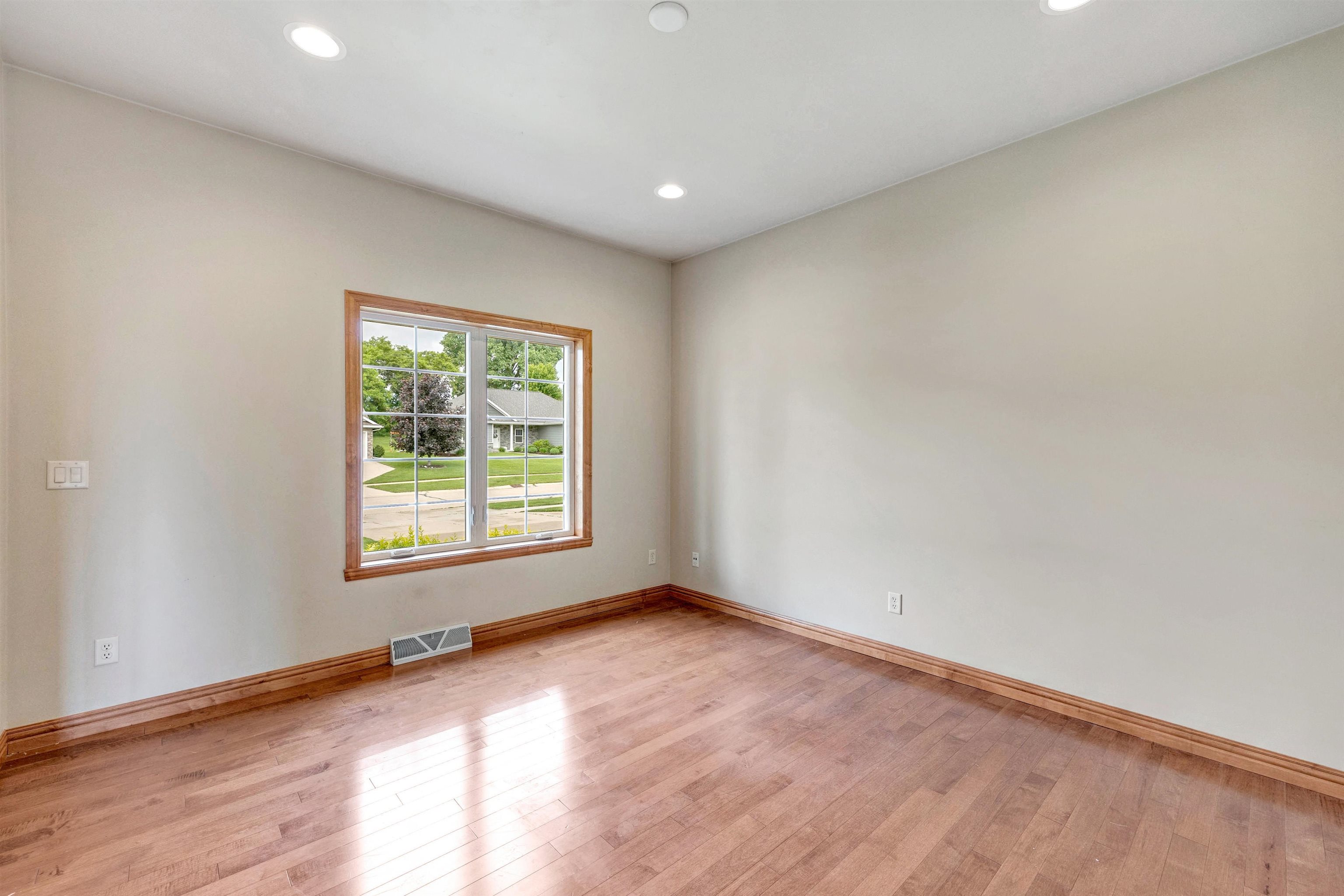 2134 Luxury Drive Property Photo 8