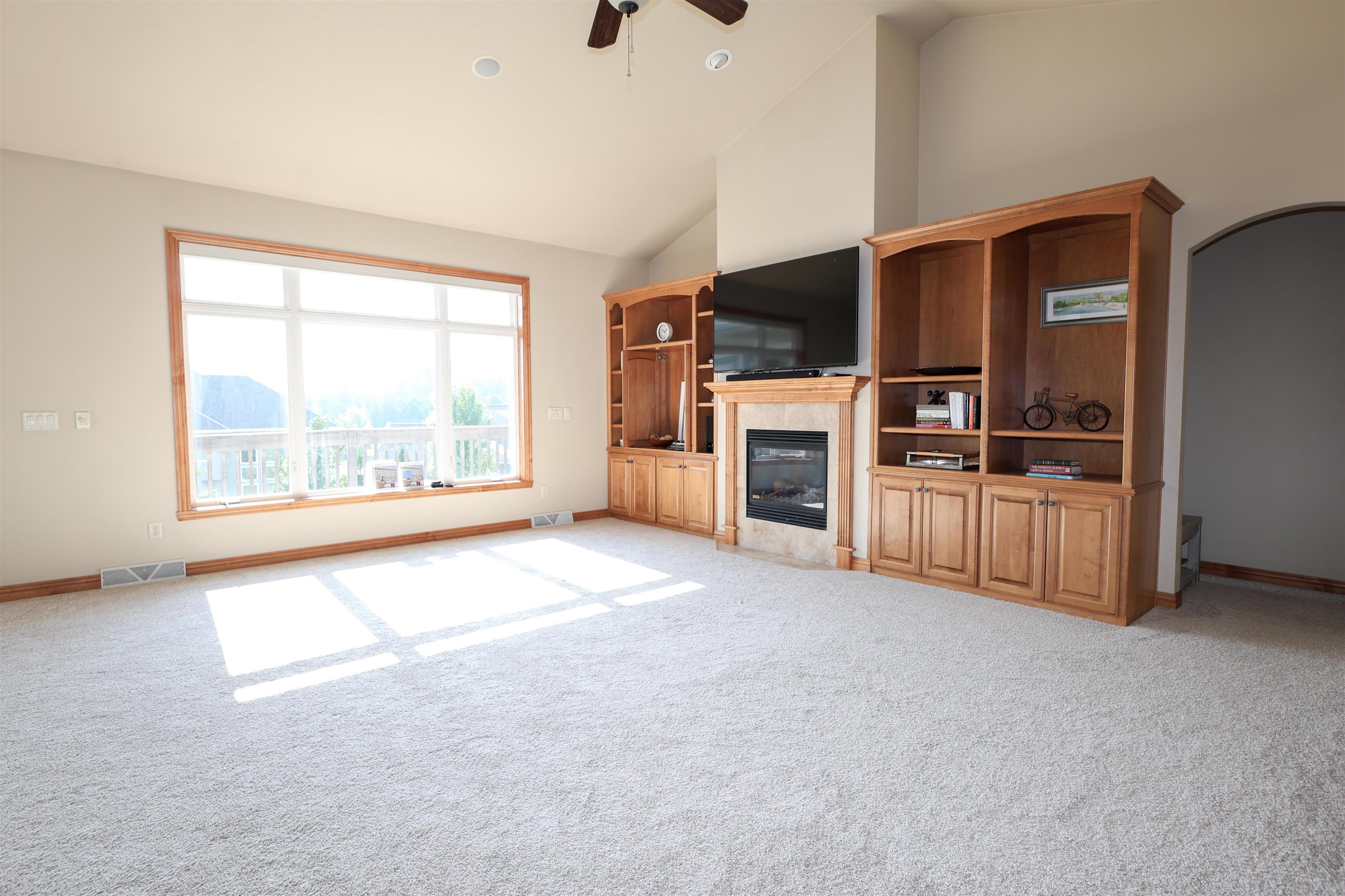 2134 Luxury Drive Property Photo 10