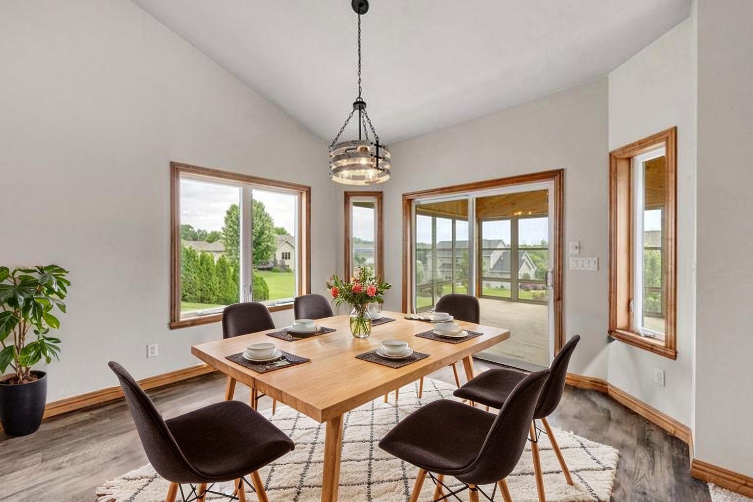 2134 Luxury Drive Property Photo 16