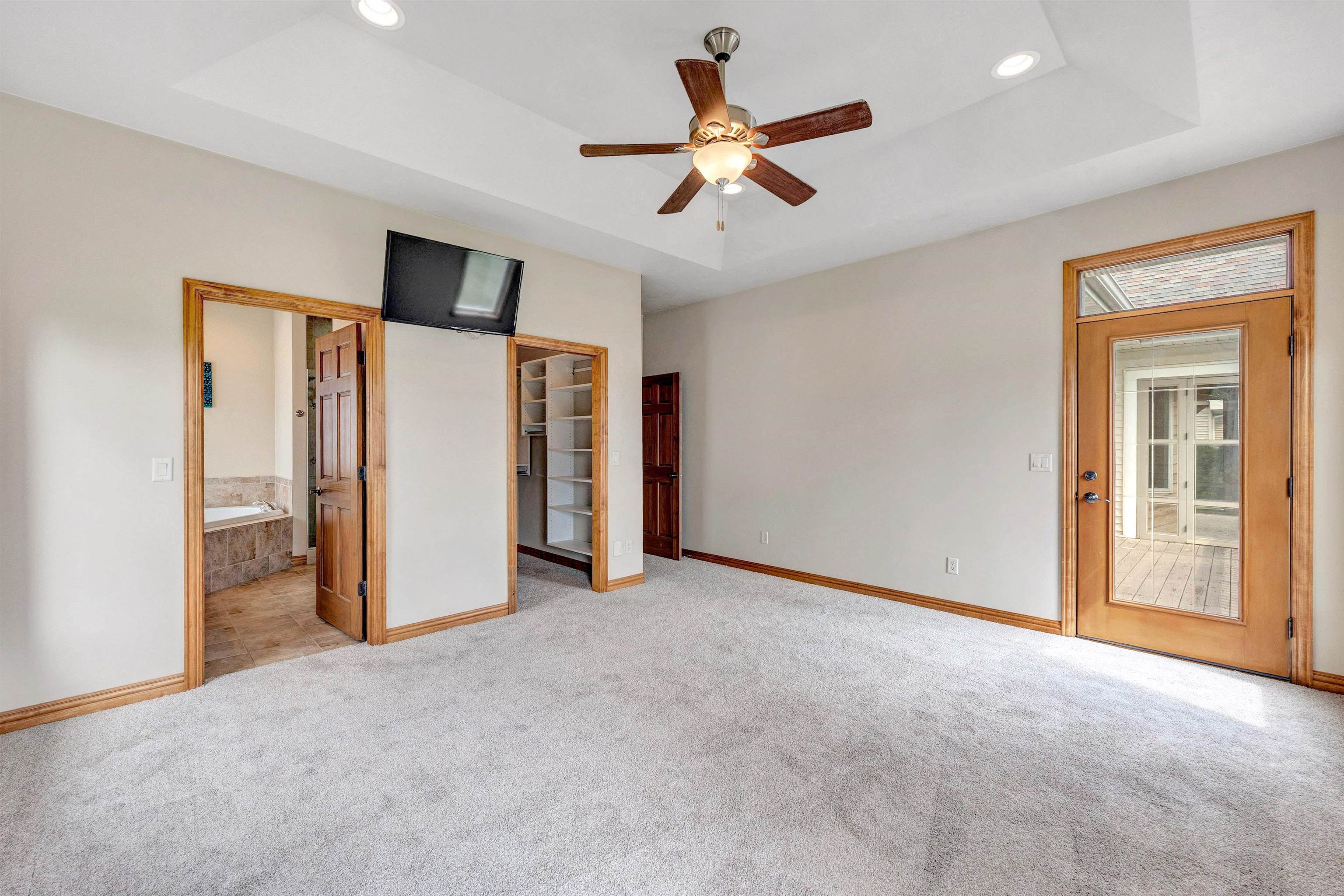 2134 Luxury Drive Property Photo 23