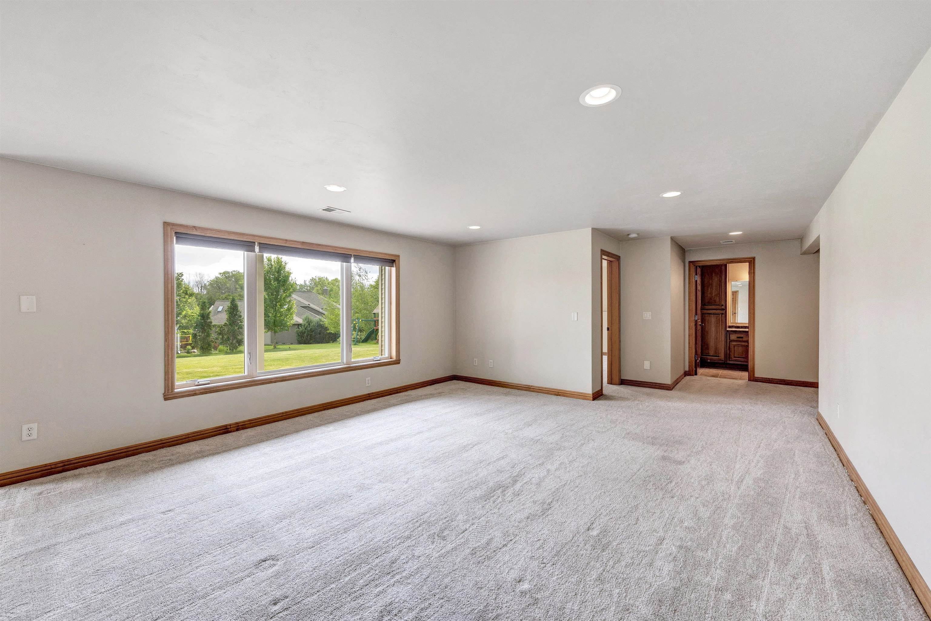 2134 Luxury Drive Property Photo 34