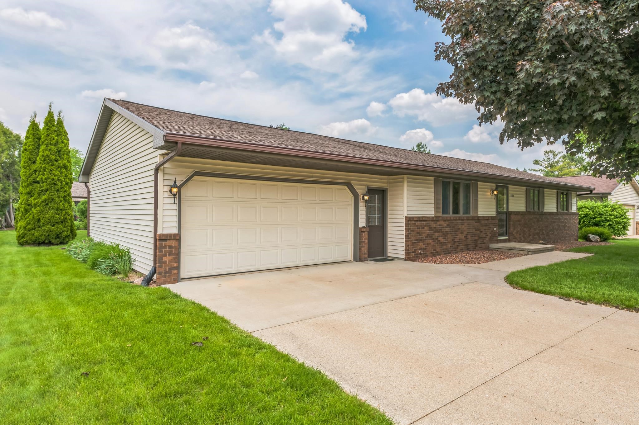 2324 W APPLEGATE Drive Property Photo 1