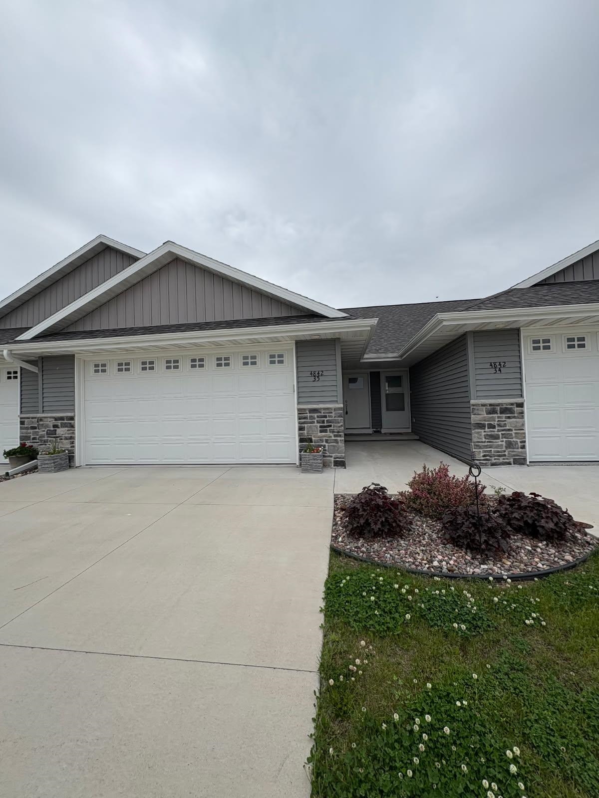 4842 N MARLO Way Property Photo 1