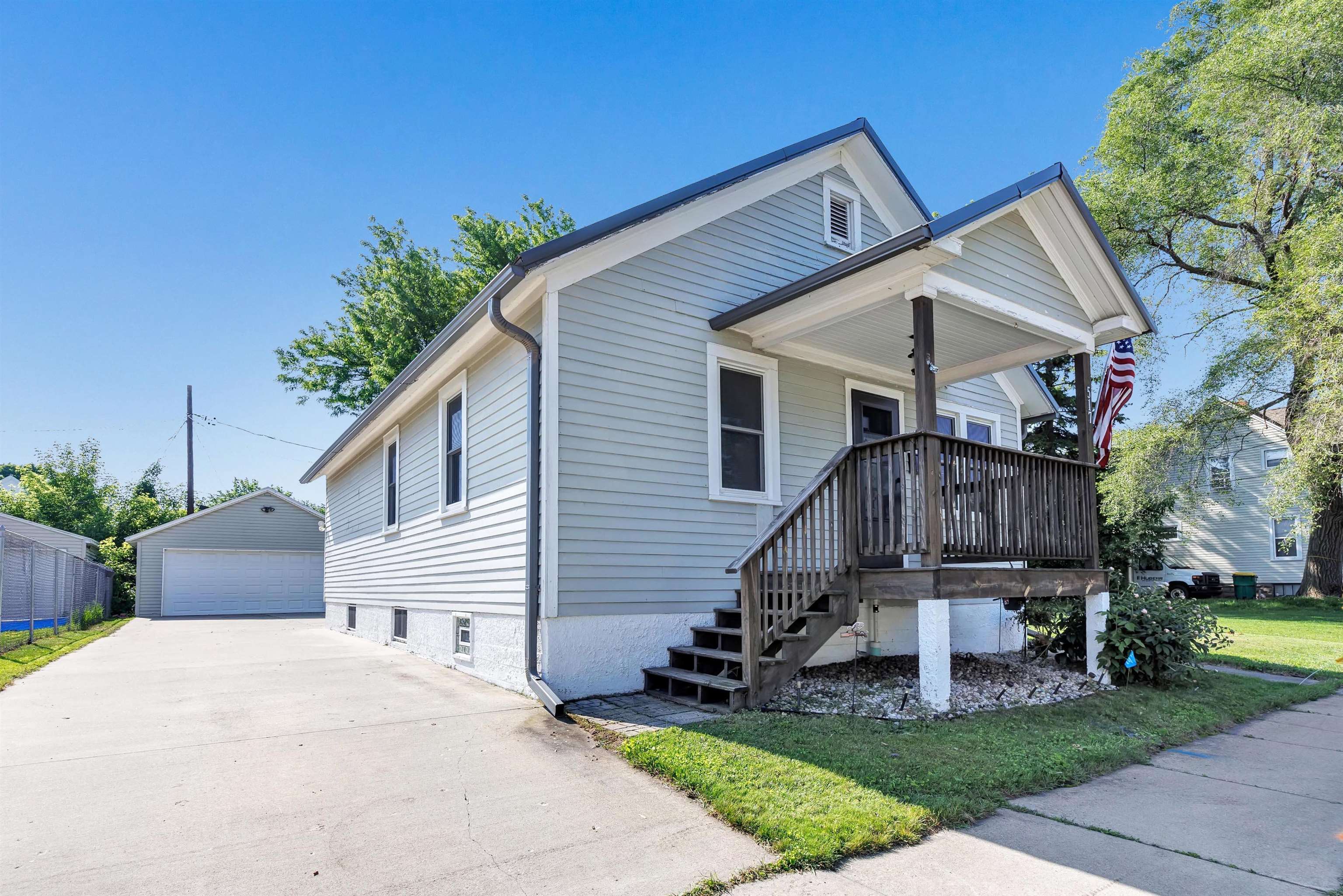 517 12th Avenue Property Photo 1