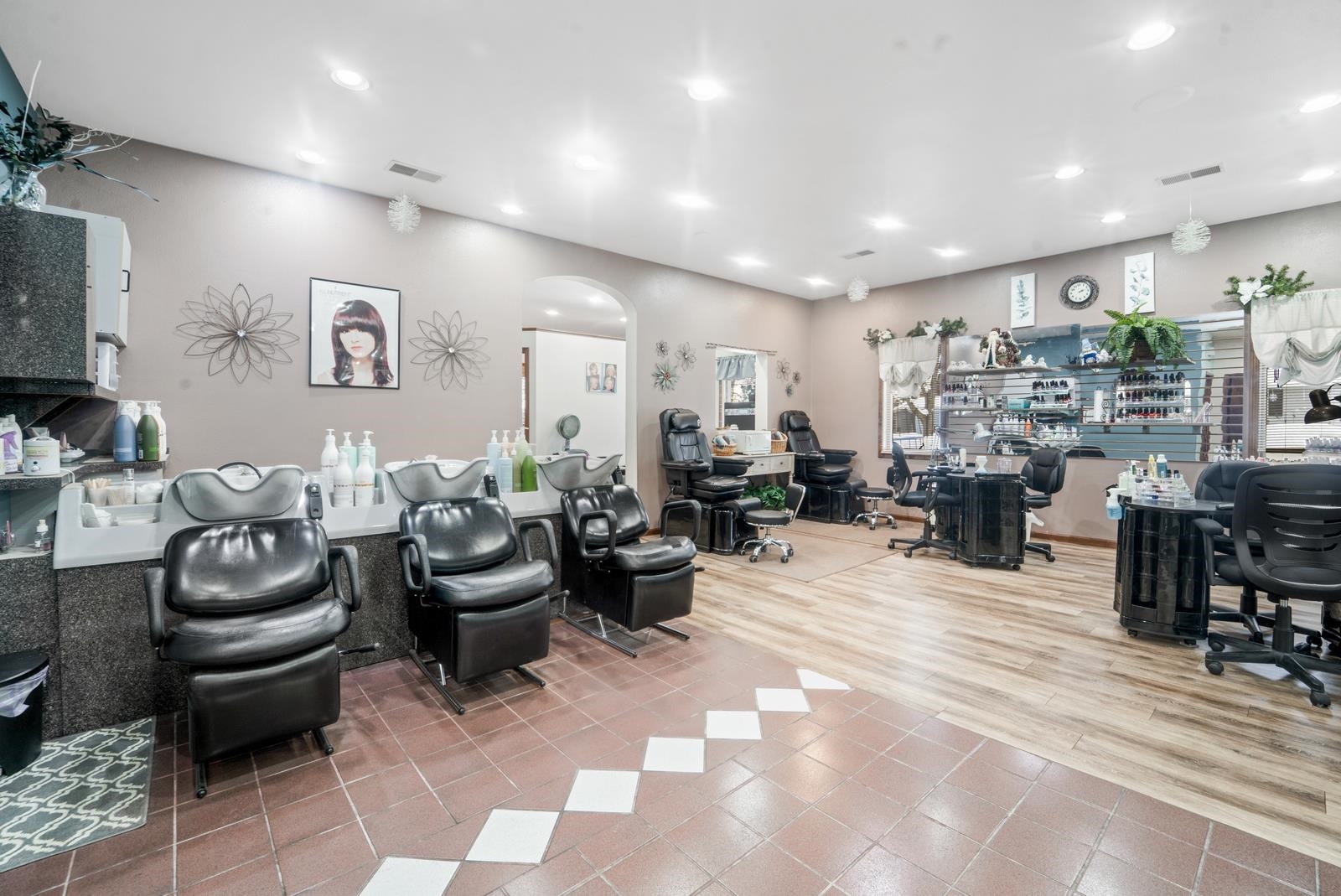 155 W Menasha Avenue Property Photo 8