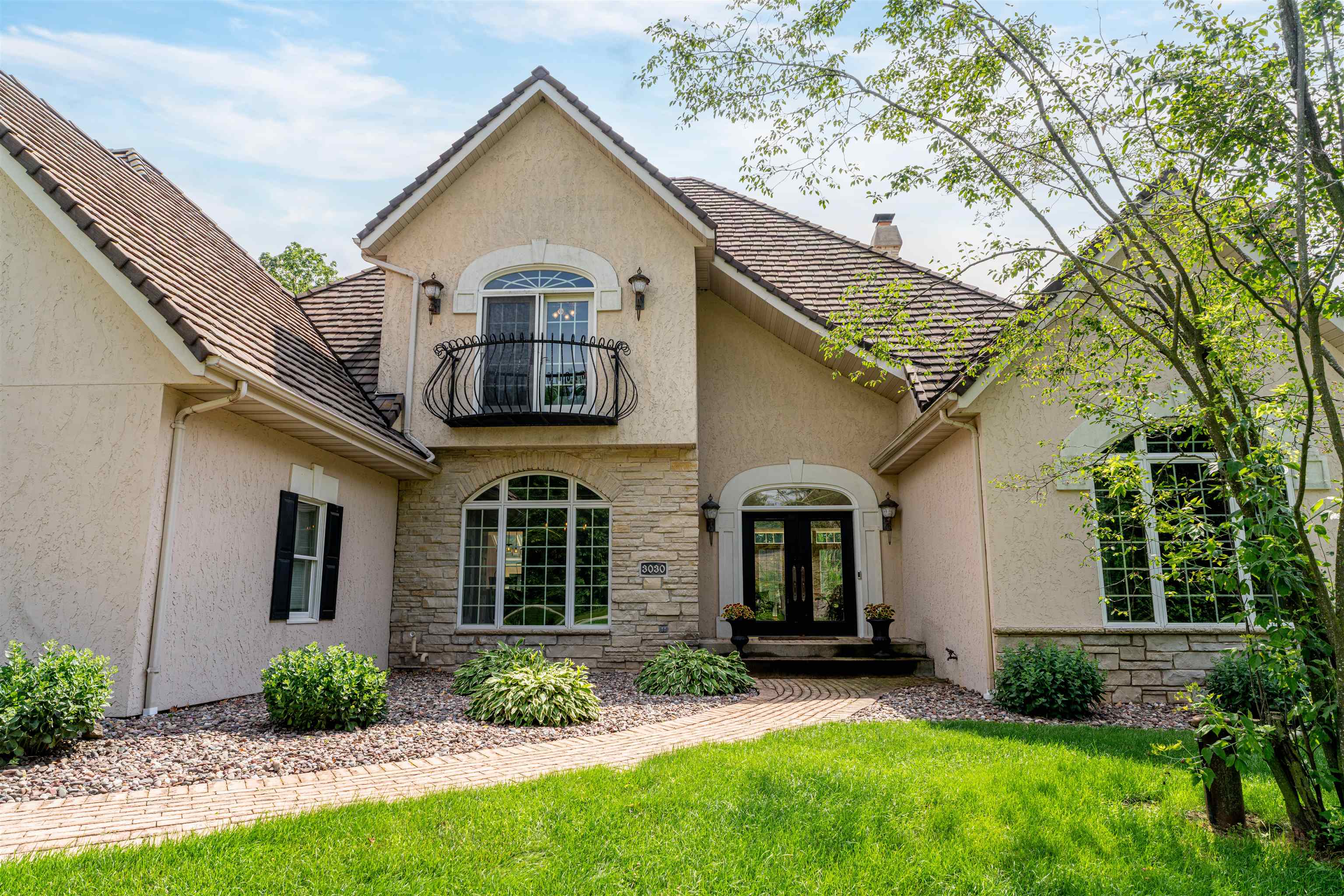 3030 Windfield Drive Property Photo 2