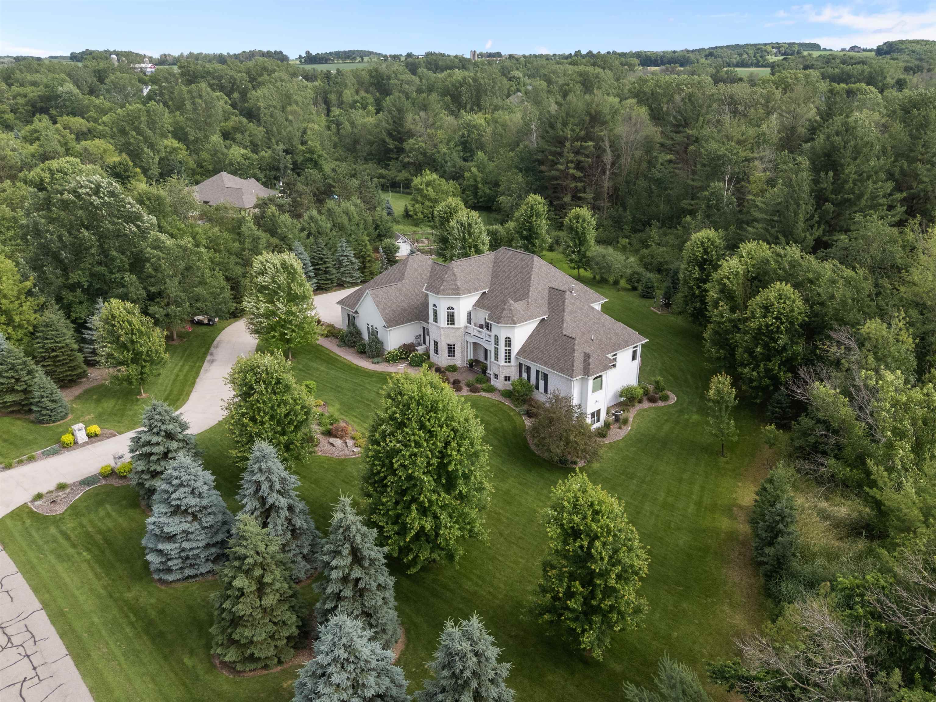 W8732 Pheasant Run Property Photo 4