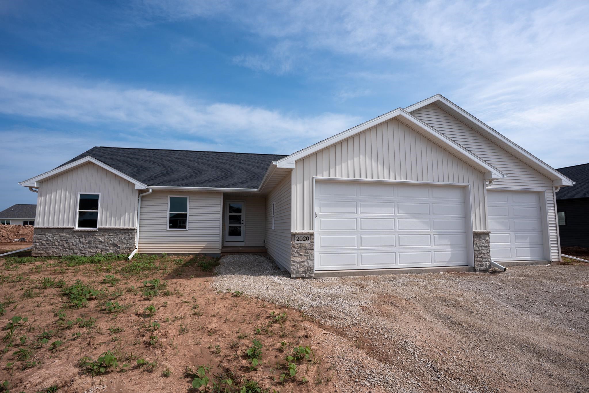 2020 RED FOX Lane Property Photo 1