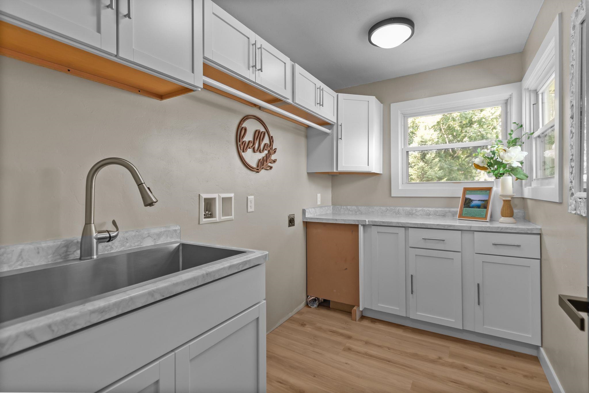 1693 W Butte Des Morts Beach Road Property Photo 29
