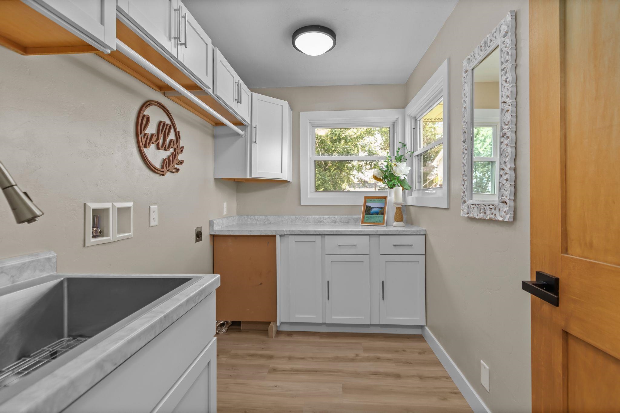 1693 W Butte Des Morts Beach Road Property Photo 39