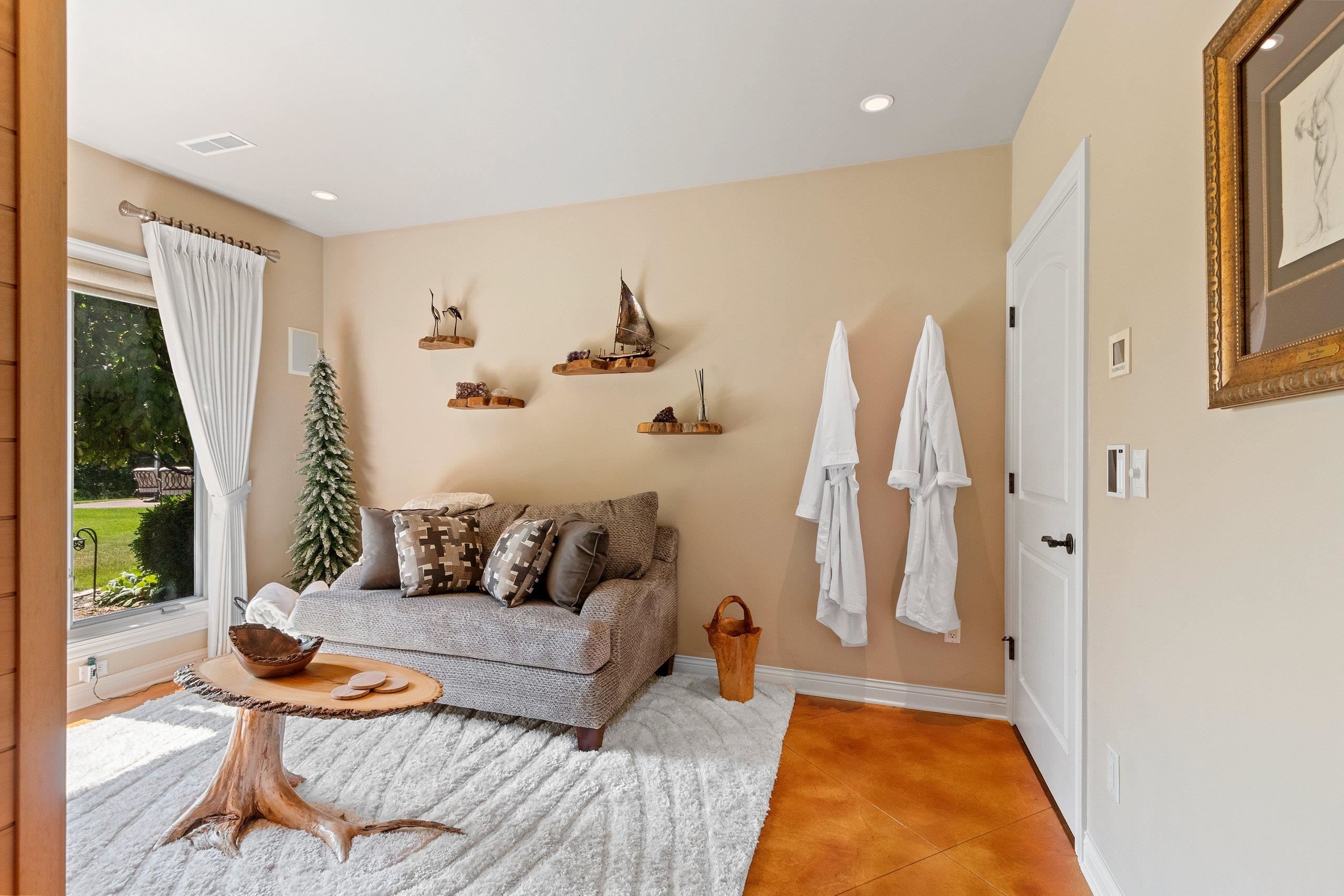 1233 W Cedar Street Property Photo 50