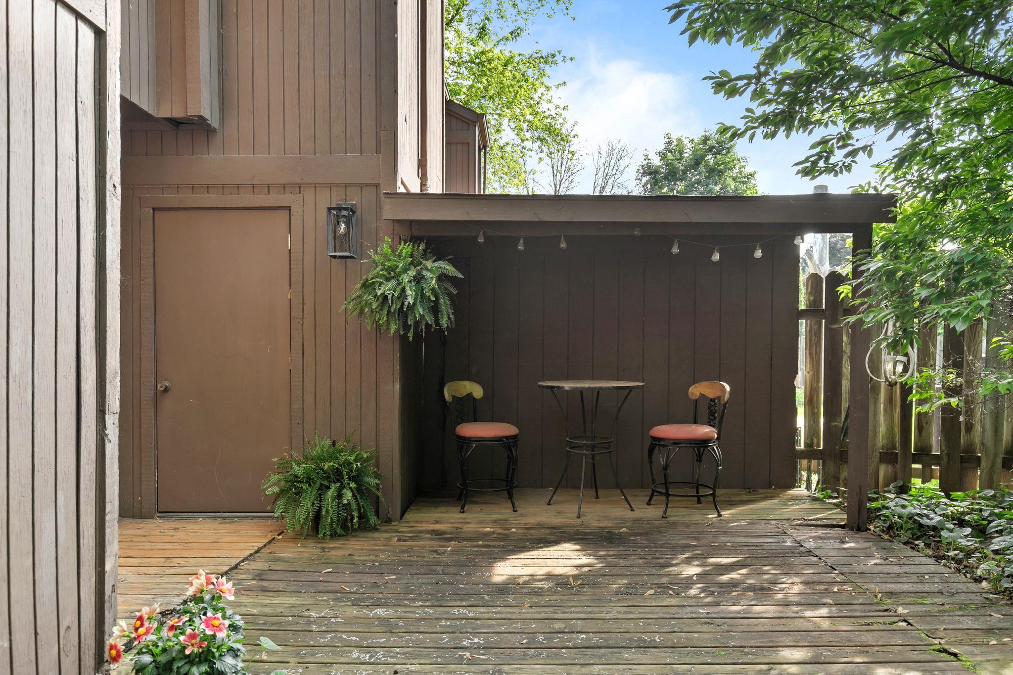 102 Crab Apple Court Property Photo 6