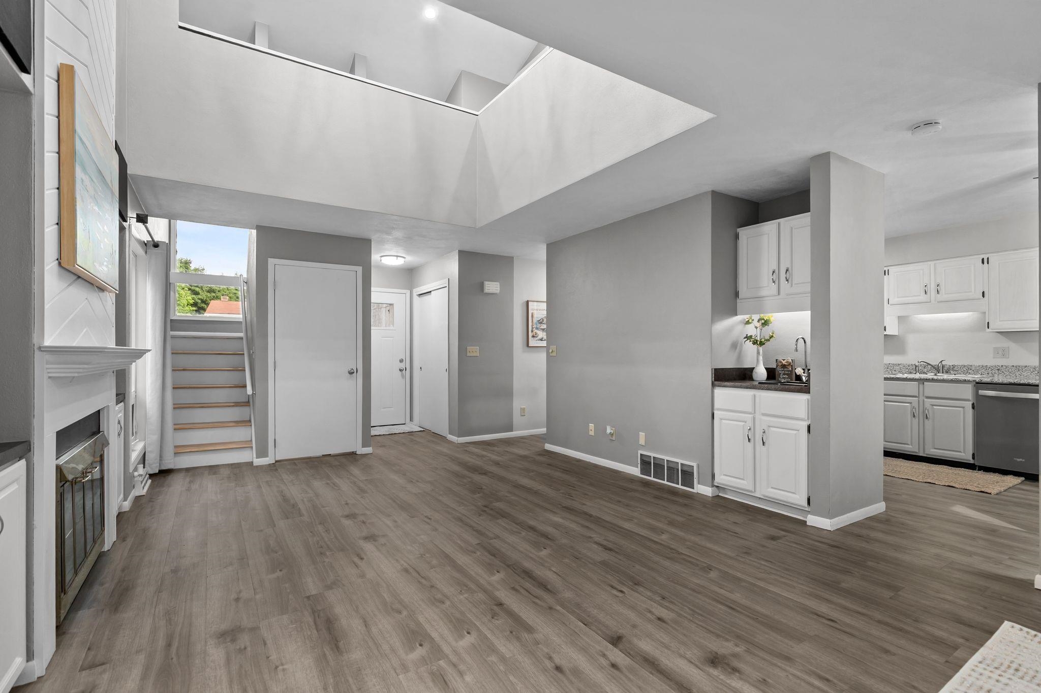 102 Crab Apple Court Property Photo 11