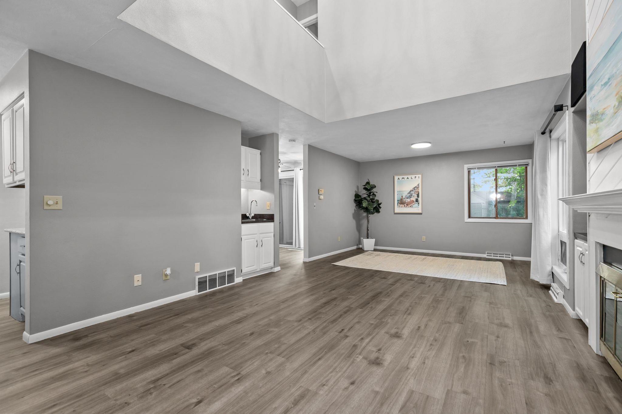 102 Crab Apple Court Property Photo 13