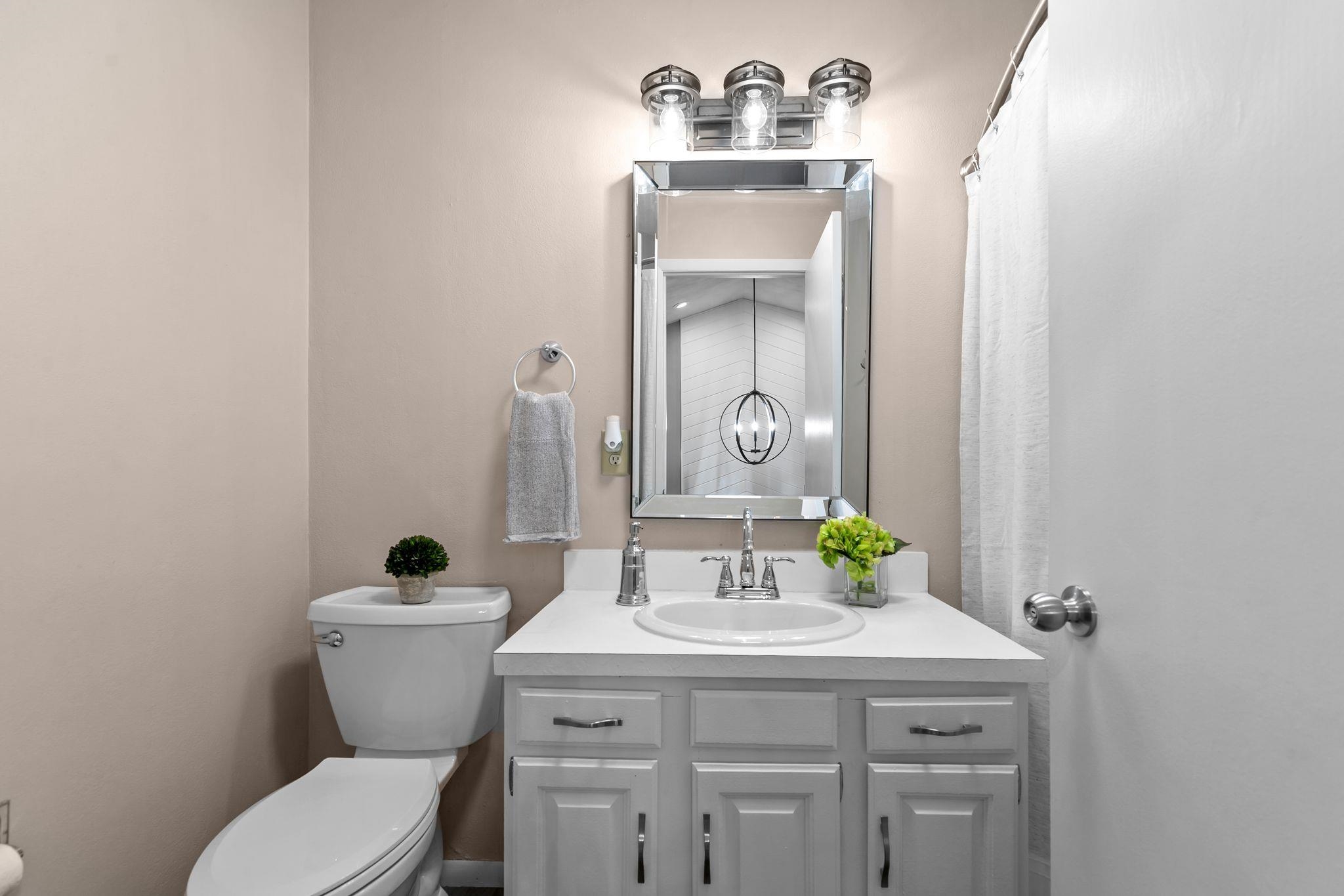 102 Crab Apple Court Property Photo 28