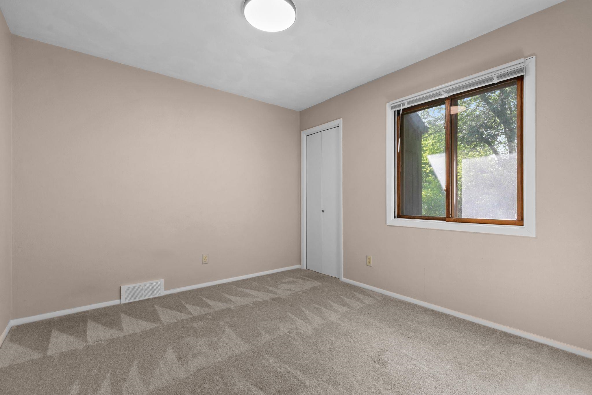 102 Crab Apple Court Property Photo 31